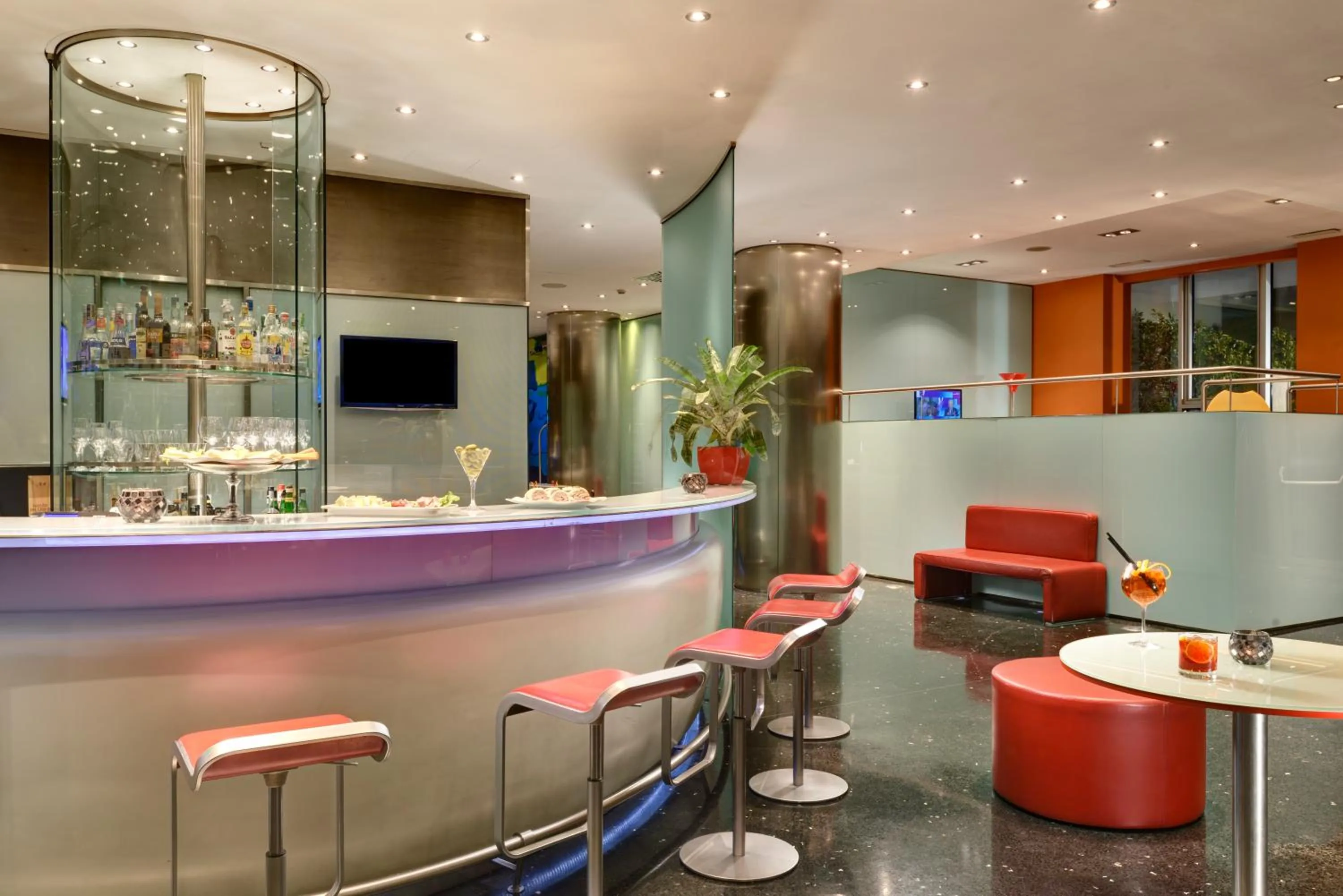 Lounge or bar in UNA Hotels Bologna Centro