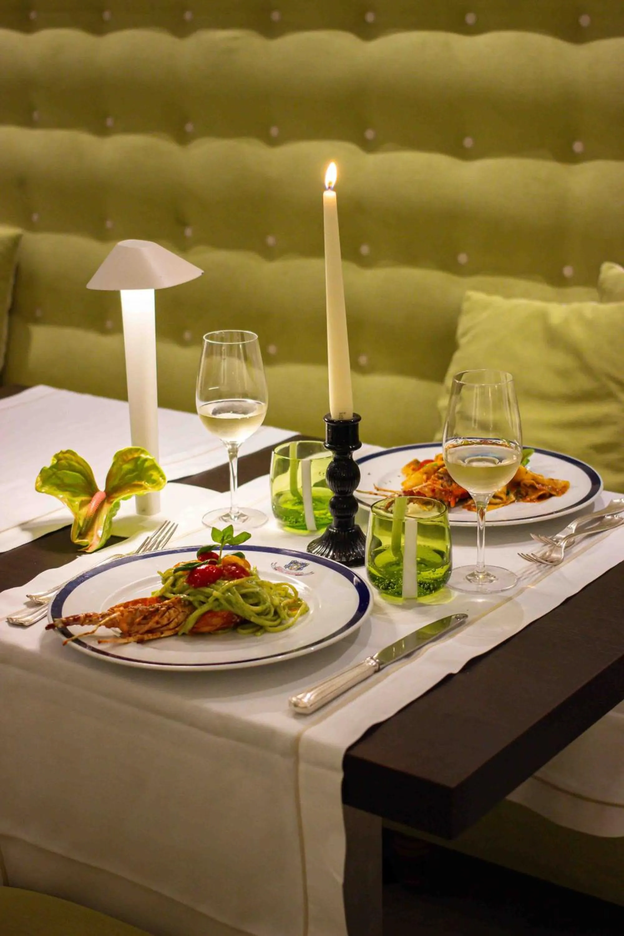 Restaurant/places to eat in Hotel Jolanda