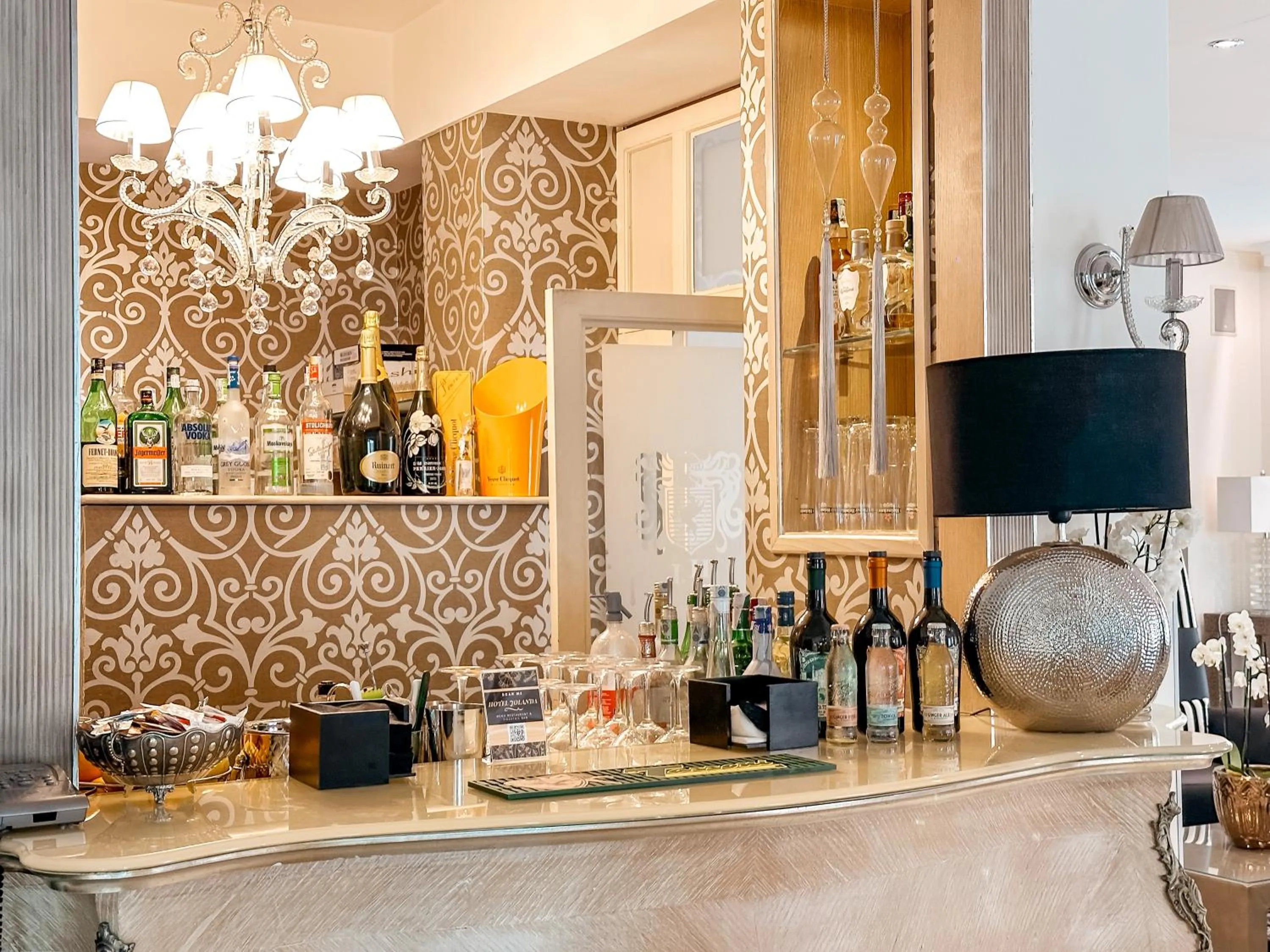 Lounge or bar in Hotel Jolanda