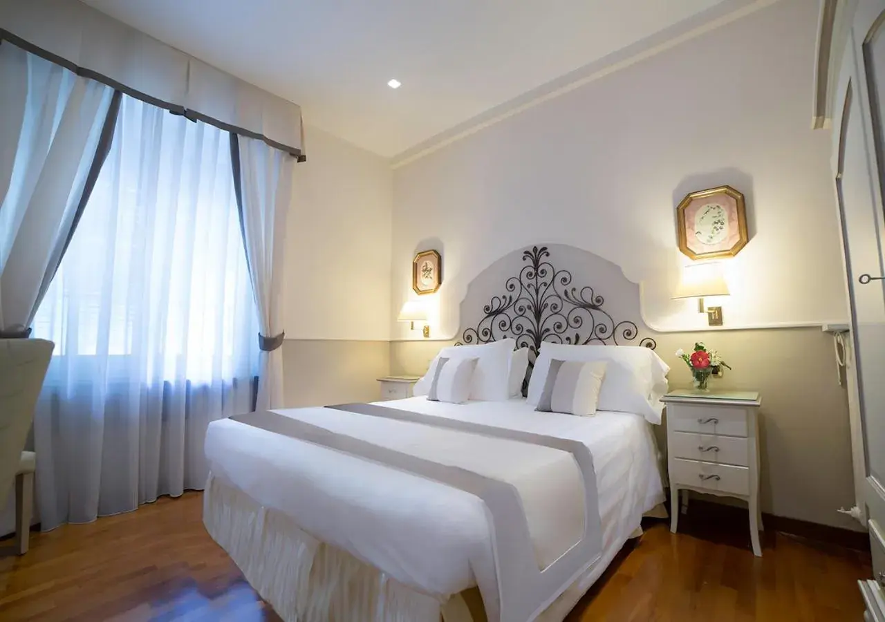 Classic Double Room in Hotel Jolanda Classic Double Room in Hotel Jolanda