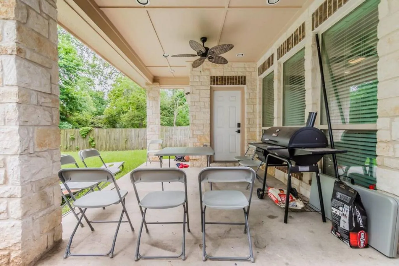 BBQ facilities in Gorgeous Downtown 4 Bedroom