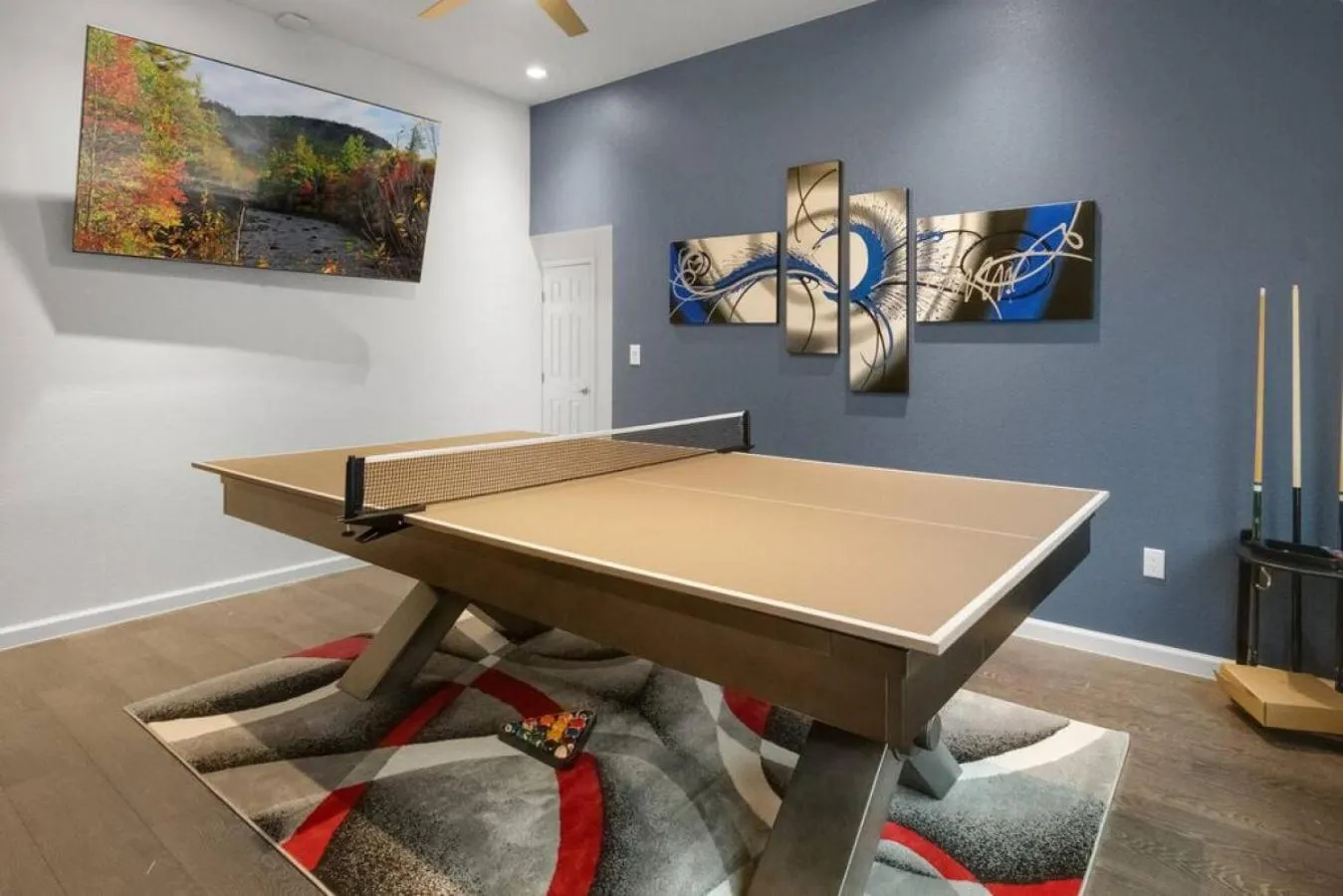 Game Room in Gorgeous Downtown 4 Bedroom