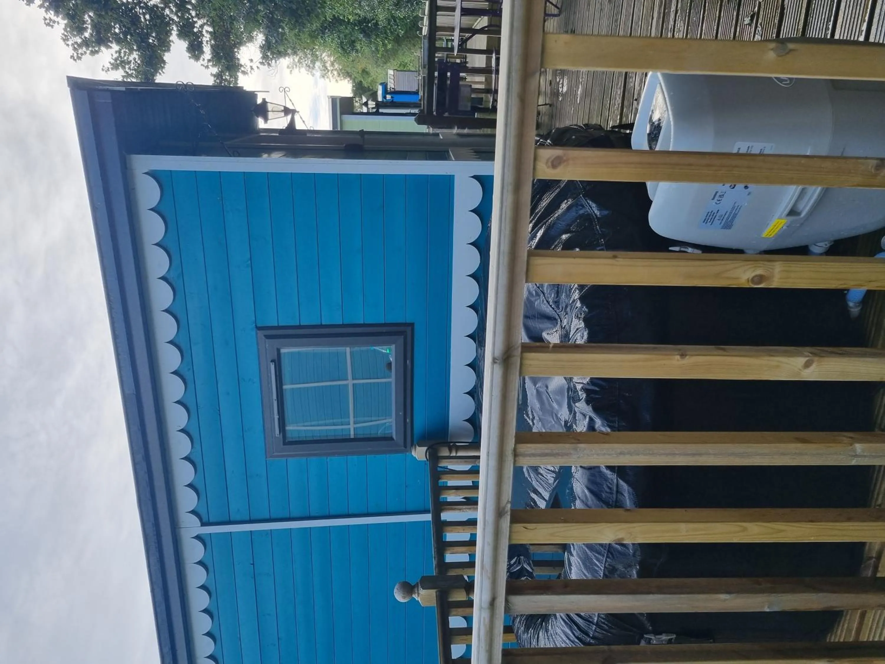 Glamping Hut - Riverview 3