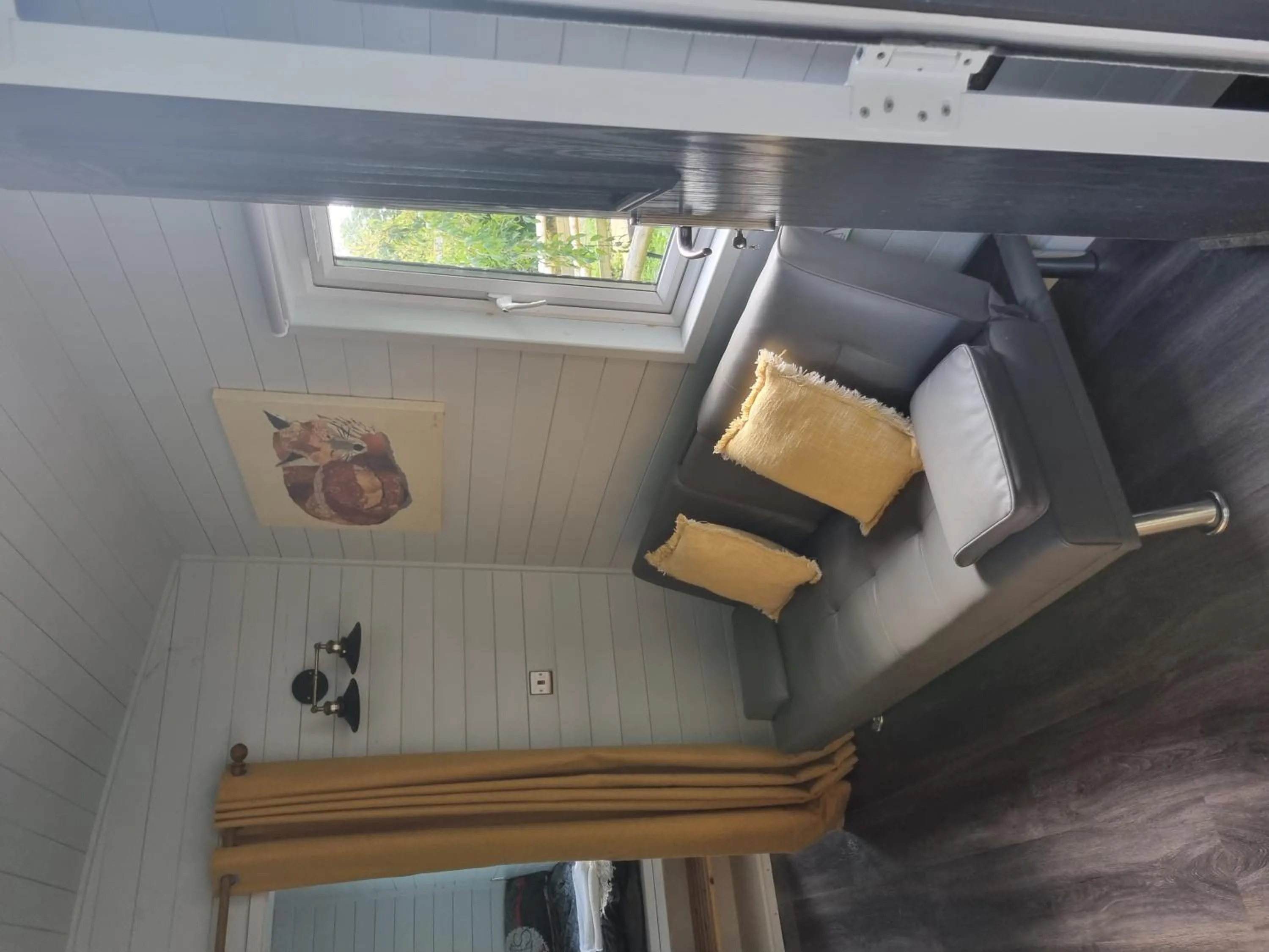 Bed in Glamping Hut - Riverview 3