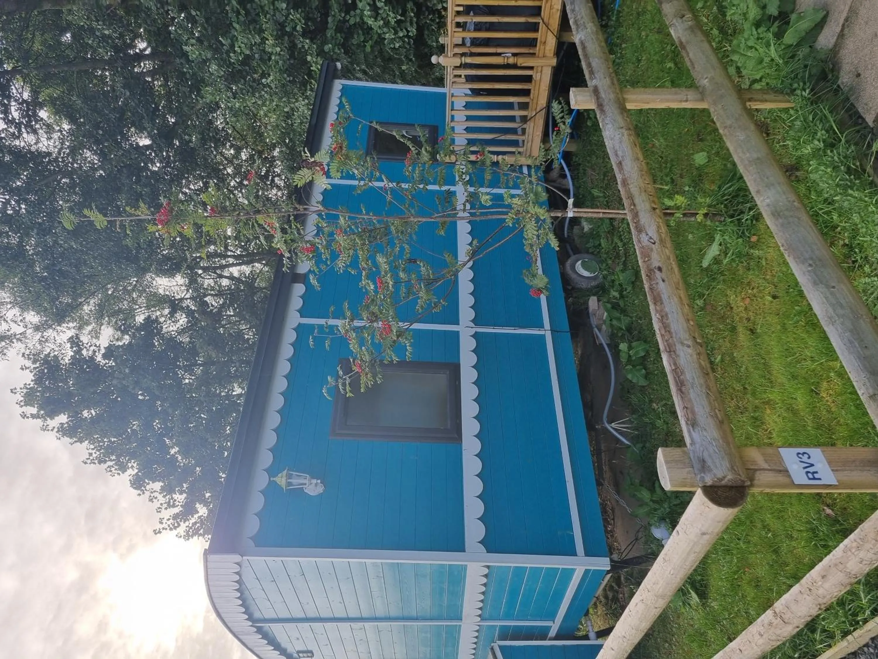 Glamping Hut - Riverview 3