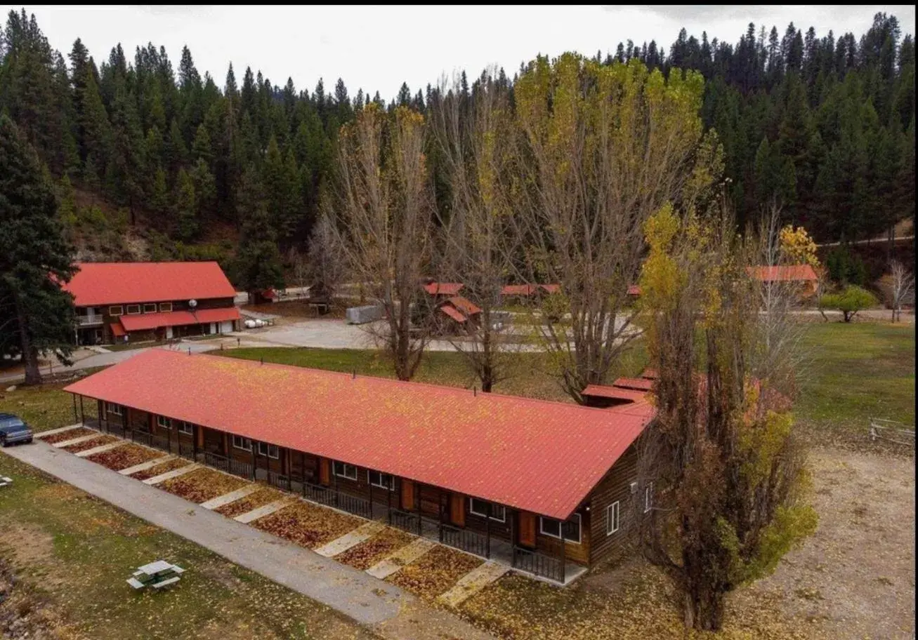 Property building in Southfork Lodge - Riverside Inn Property building in Southfork Lodge - Riverside Inn
