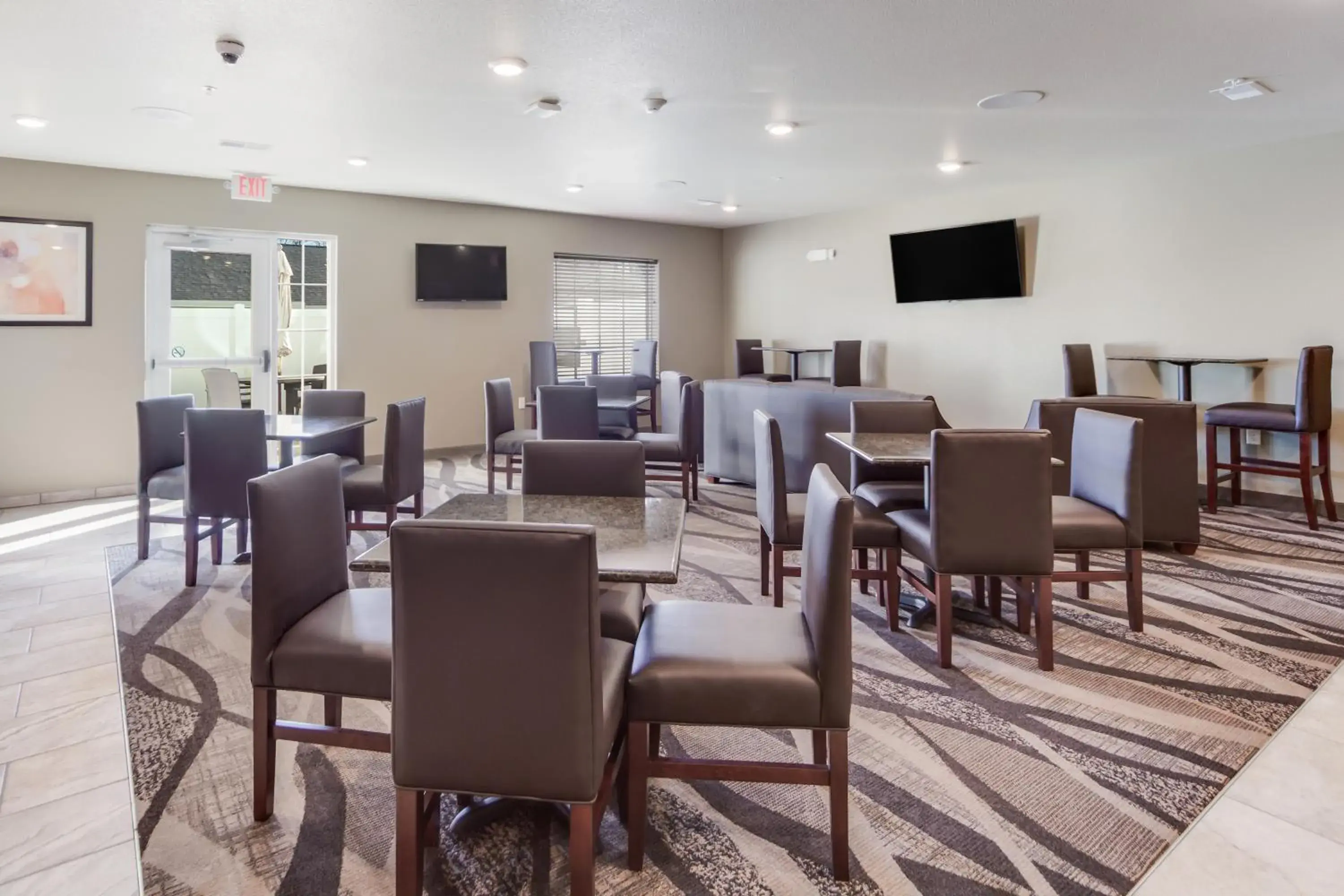 Lounge or bar in Cobblestone Inn & Suites-Fremont Lounge or bar in Cobblestone Inn & Suites-Fremont