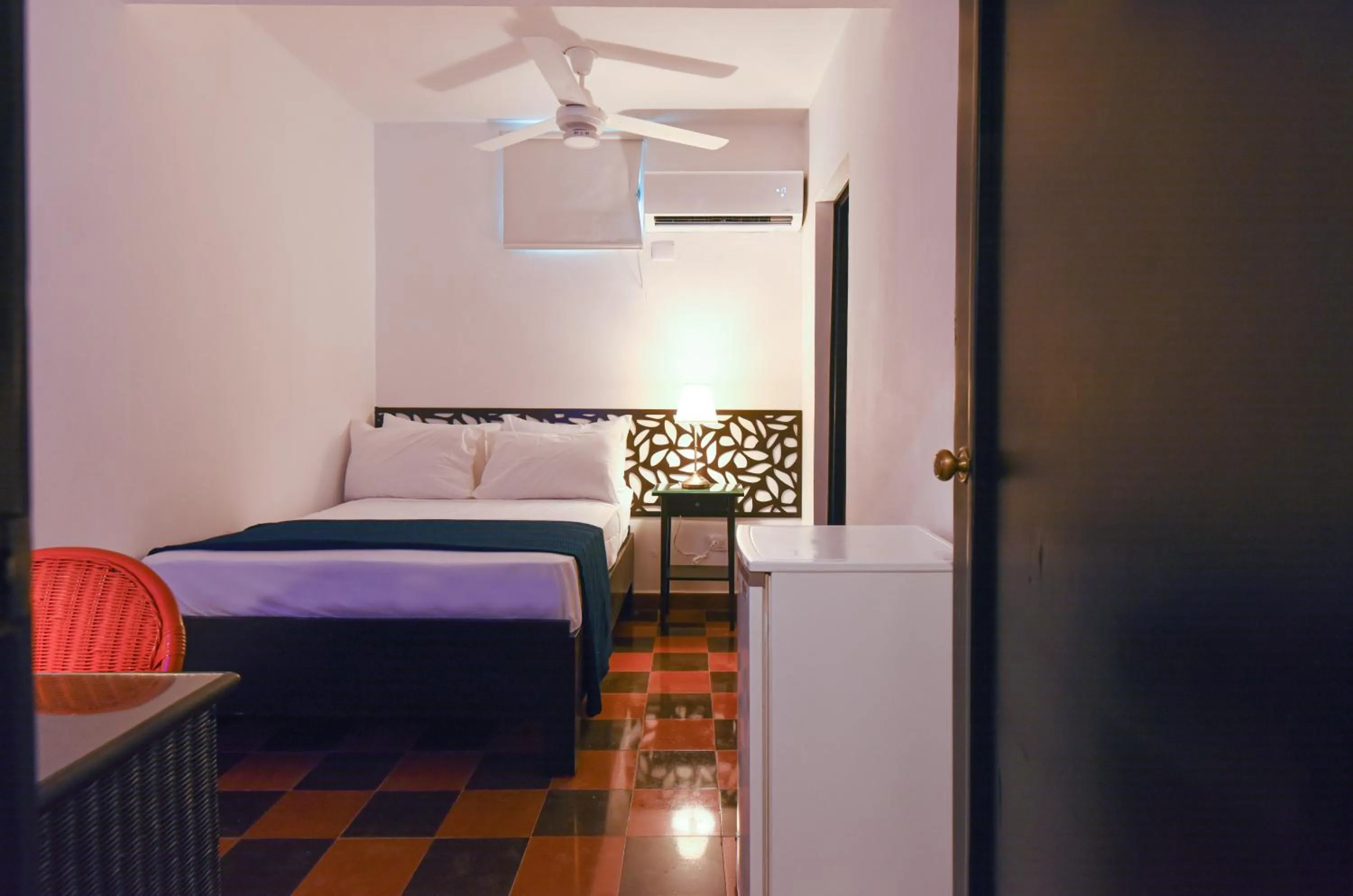 Small Double Room in PH 19 Guesthouse Hotel in Gazcue