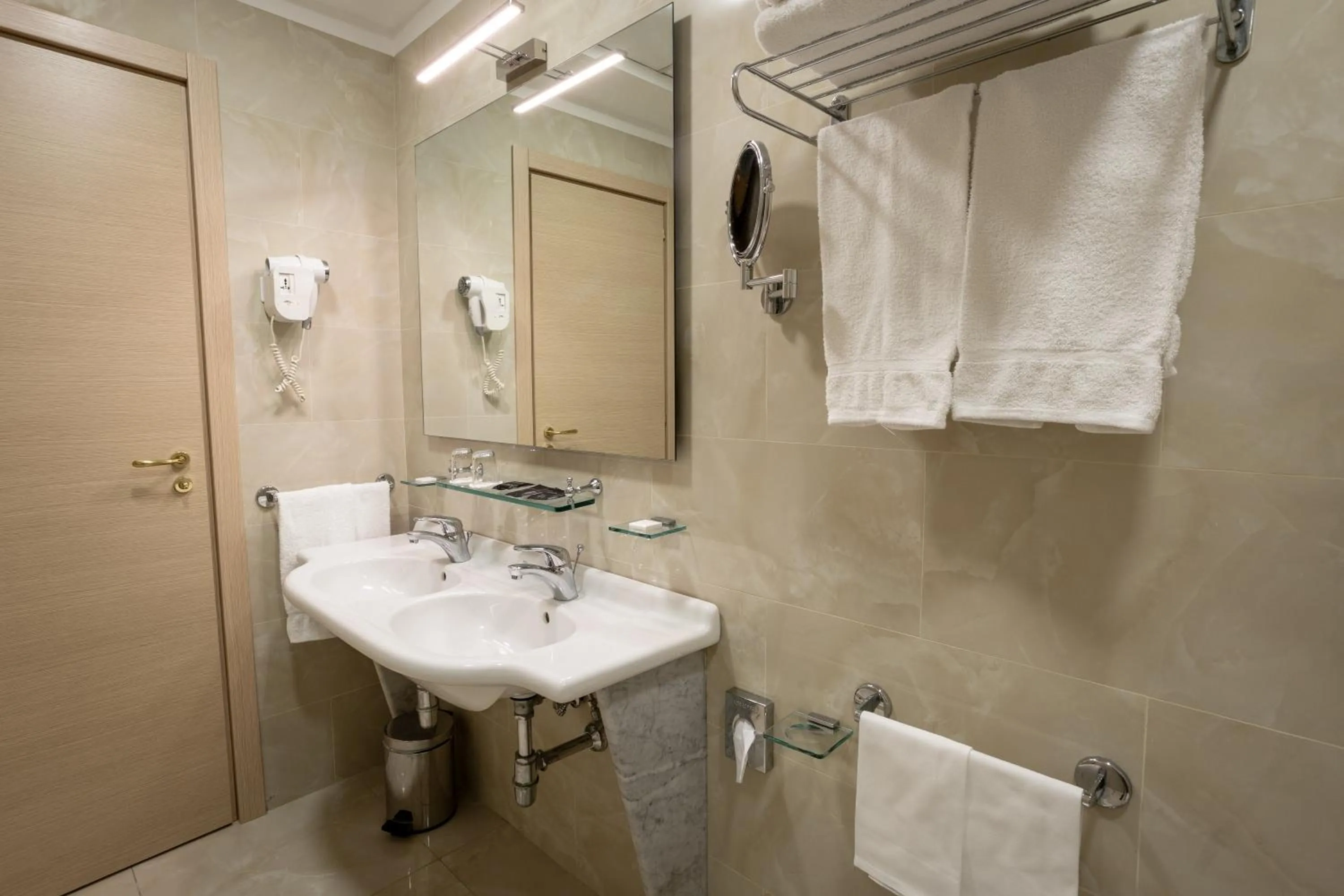 Bathroom in Grand Hotel Tiberio