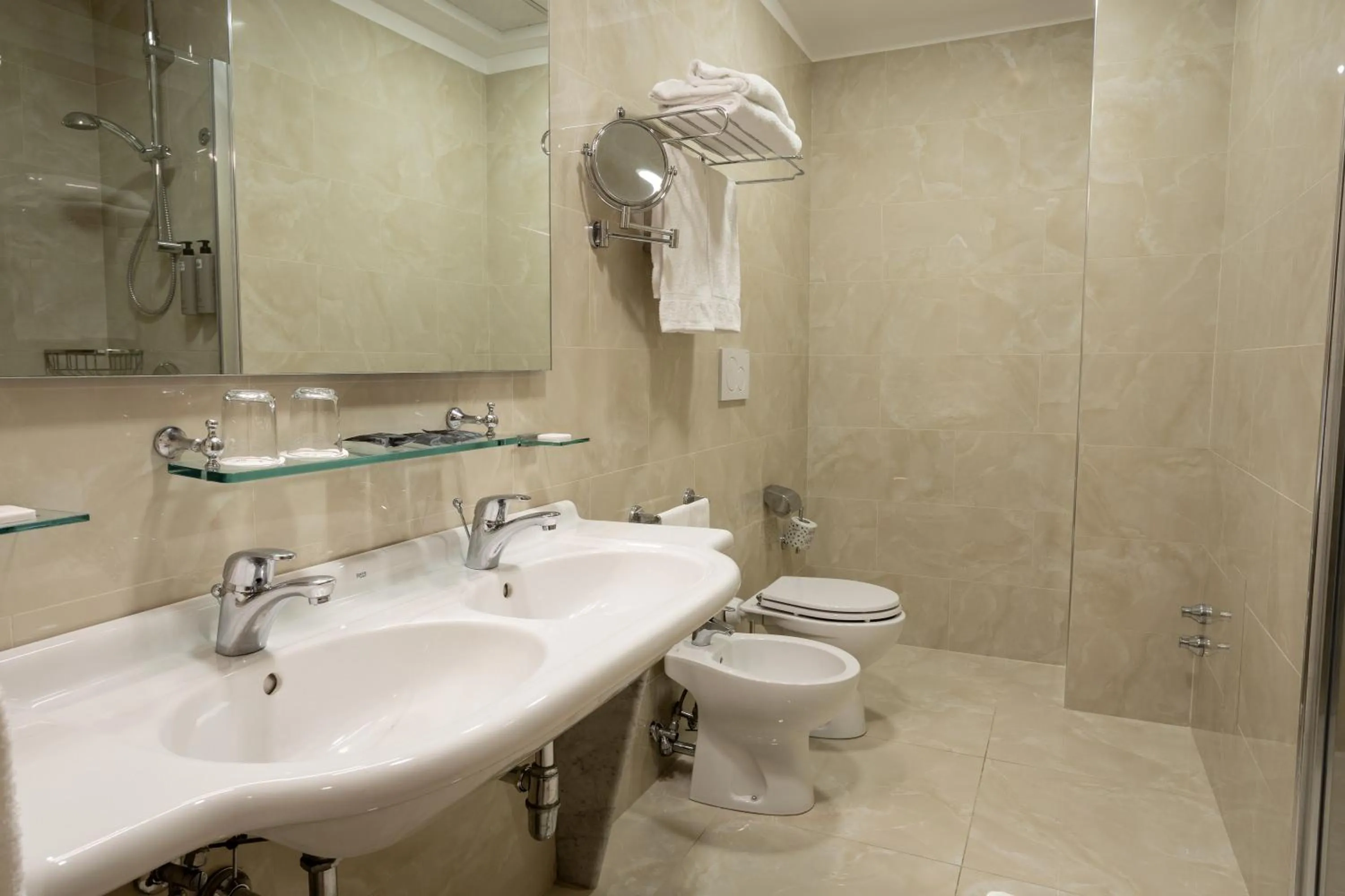 Bathroom in Grand Hotel Tiberio