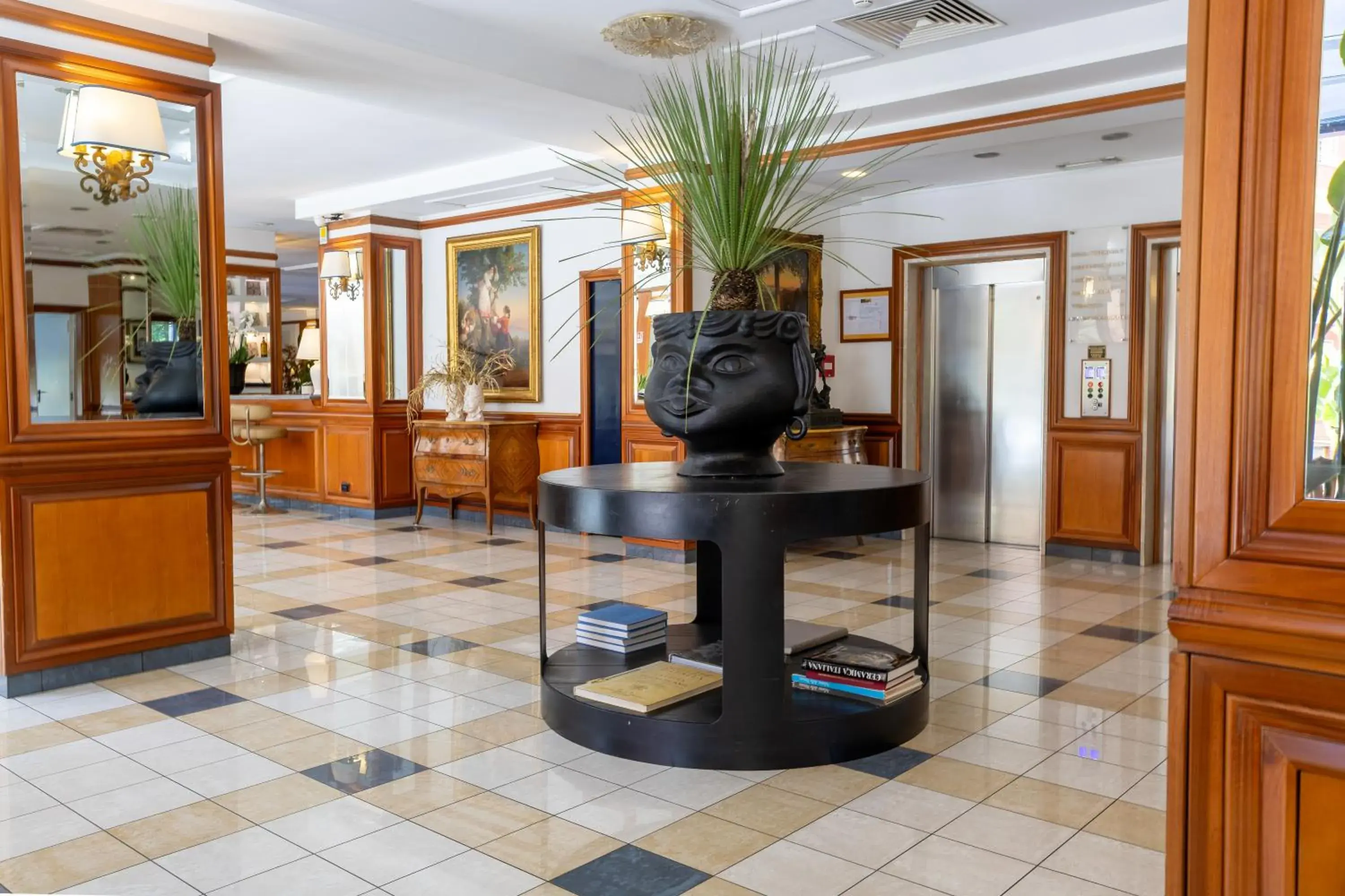 Lobby or reception in Grand Hotel Tiberio Lobby or reception in Grand Hotel Tiberio