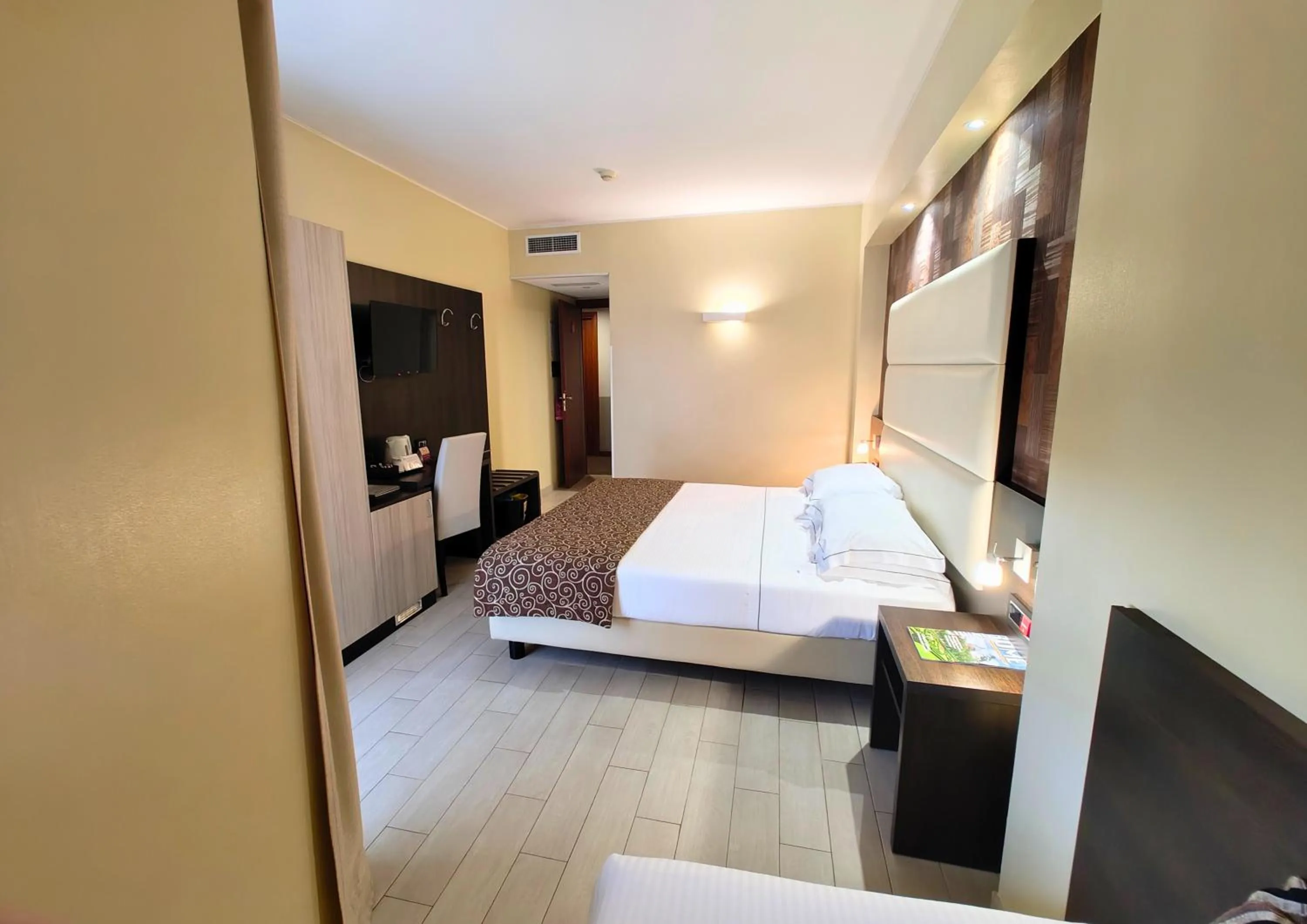 Bedroom, Bed in Hotel Pineta Palace