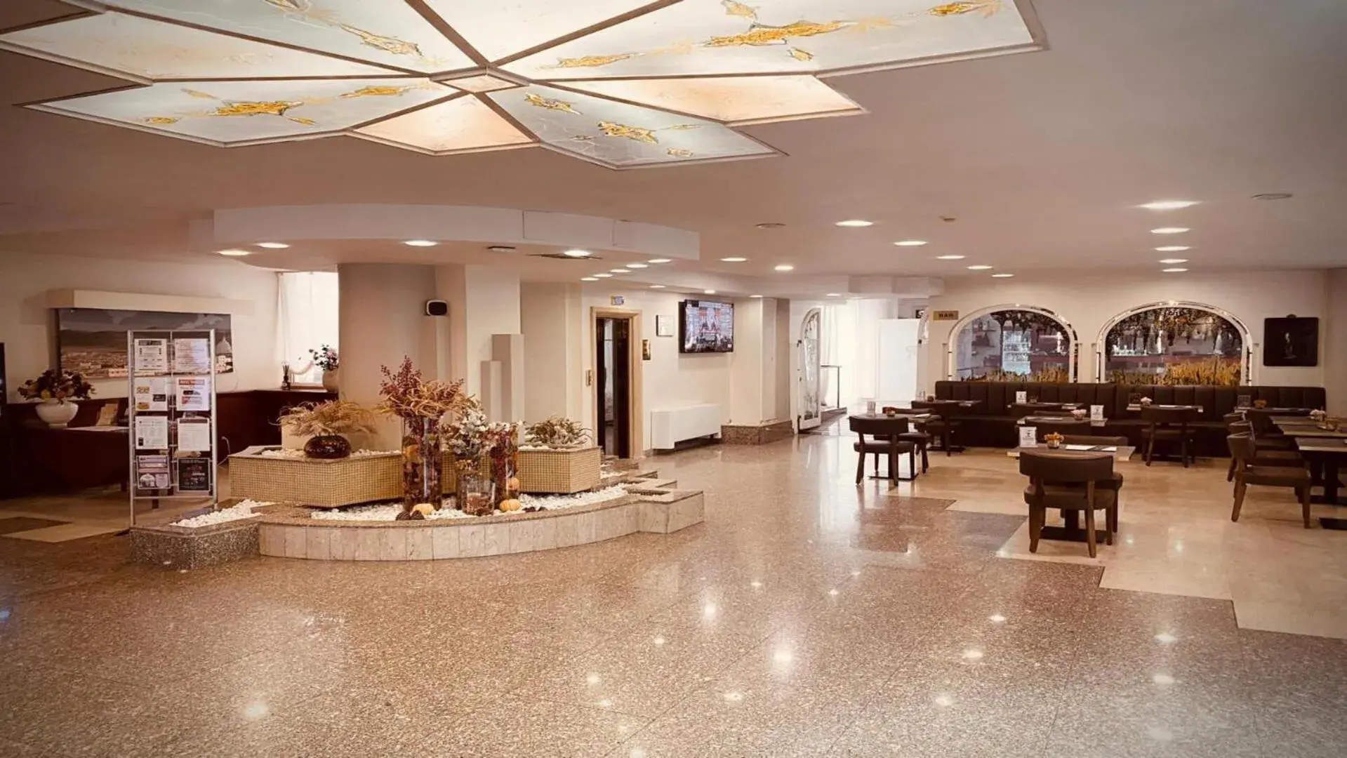 Lobby or reception in Hotel Pineta Palace Lobby or reception in Hotel Pineta Palace