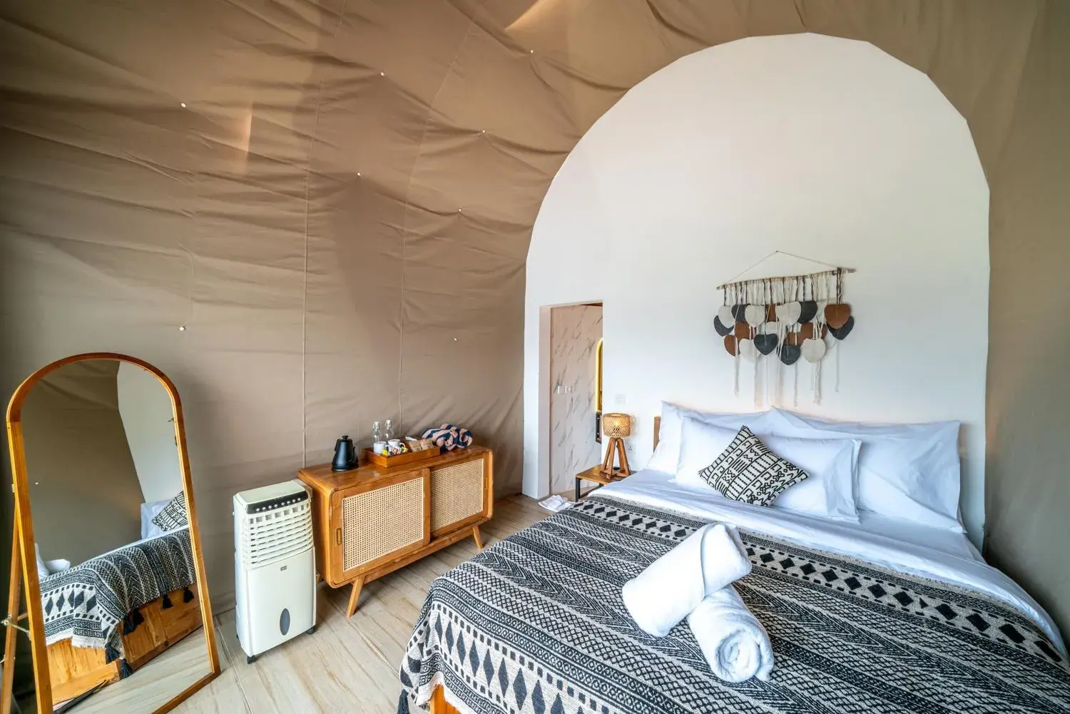 Bedroom, Bed in The Dewi Kintamani Luxury Glamping and Natural Hotspring Bedroom, Bed in The Dewi Kintamani Luxury Glamping and Natural Hotspring