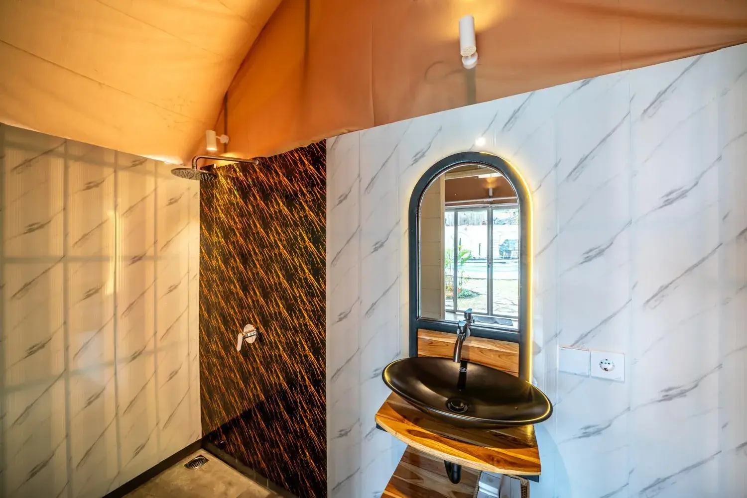 Deluxe Twin Room in The Dewi Kintamani Luxury Glamping and Natural Hotspring Deluxe Twin Room in The Dewi Kintamani Luxury Glamping and Natural Hotspring