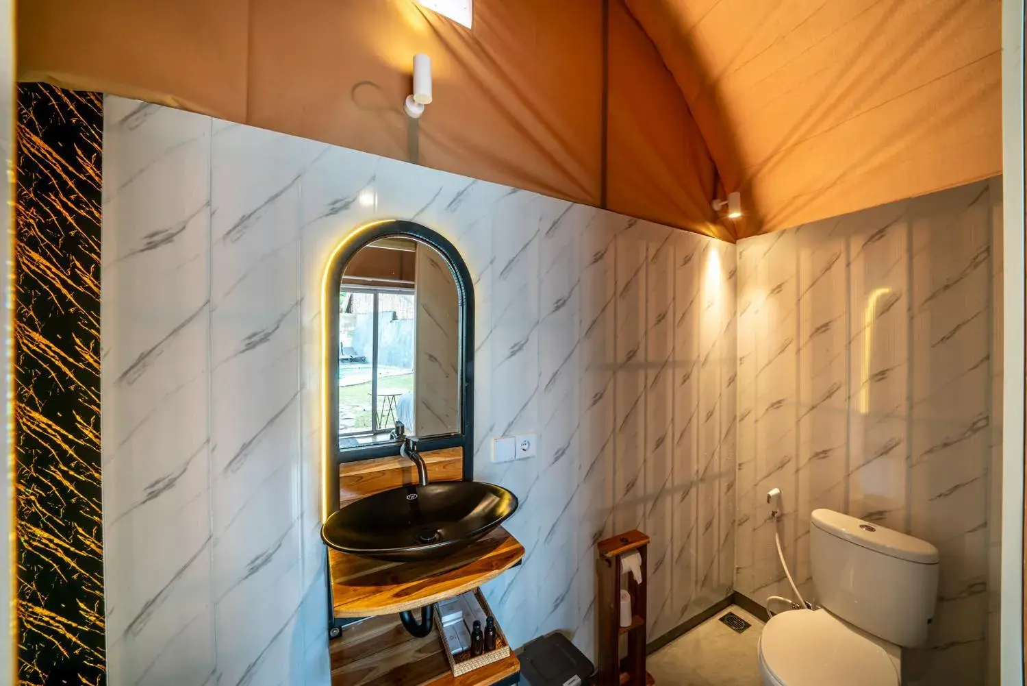 Deluxe Twin Room in The Dewi Kintamani Luxury Glamping and Natural Hotspring Deluxe Twin Room in The Dewi Kintamani Luxury Glamping and Natural Hotspring