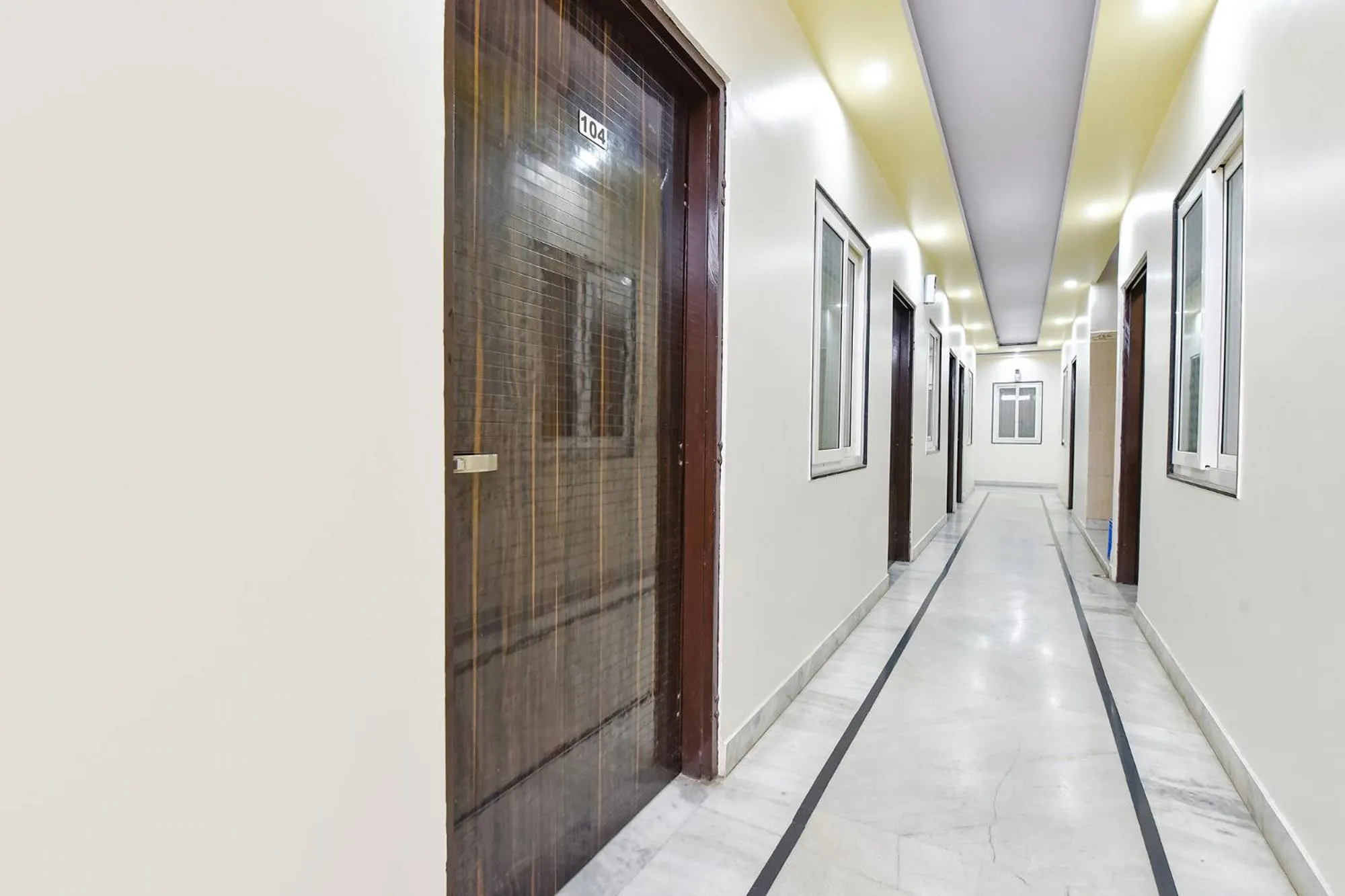 Lobby or reception in FabHotel Golden Leaf