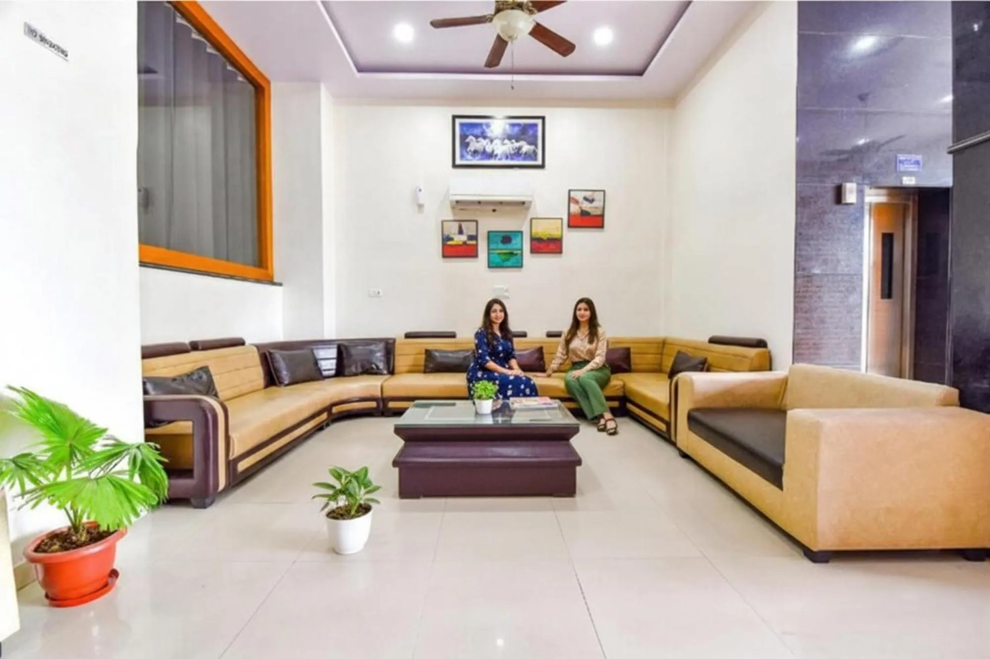 Living room in FabHotel Golden Leaf