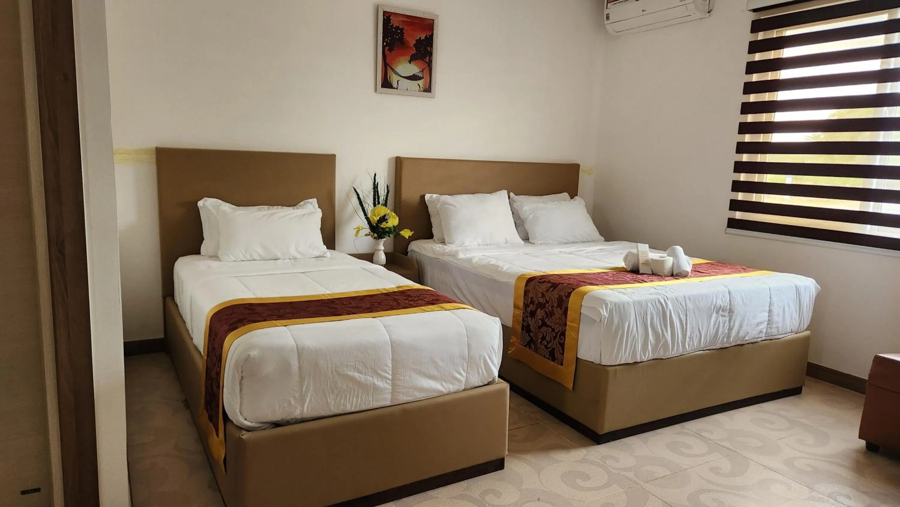 Property building, Bed in Airport Hotel Clark