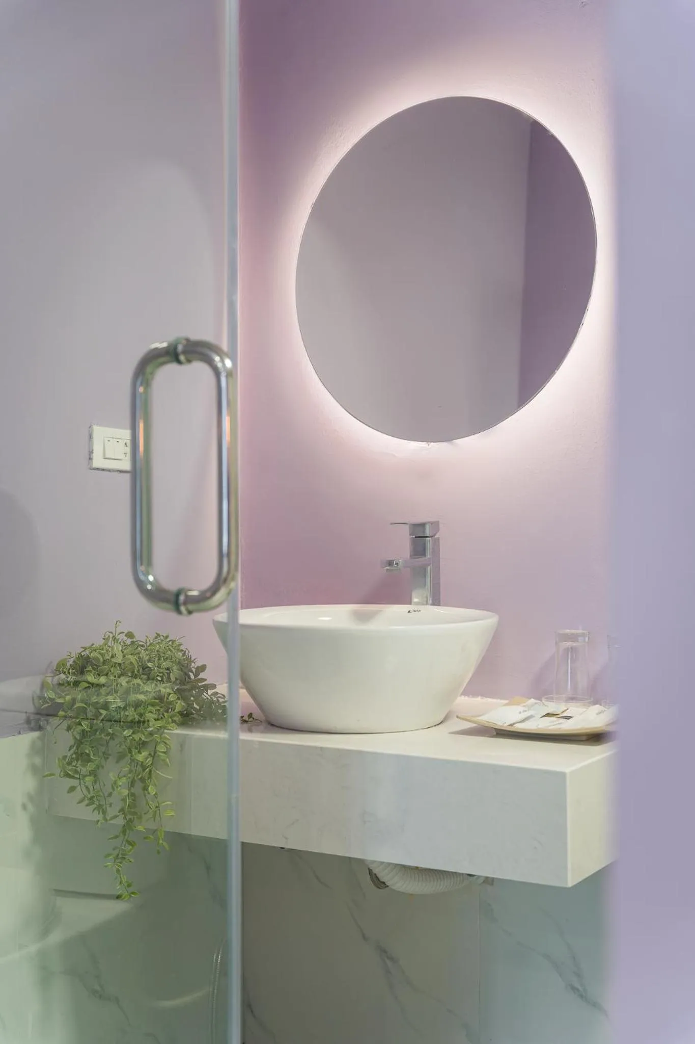 C o r o n a Hanoi House