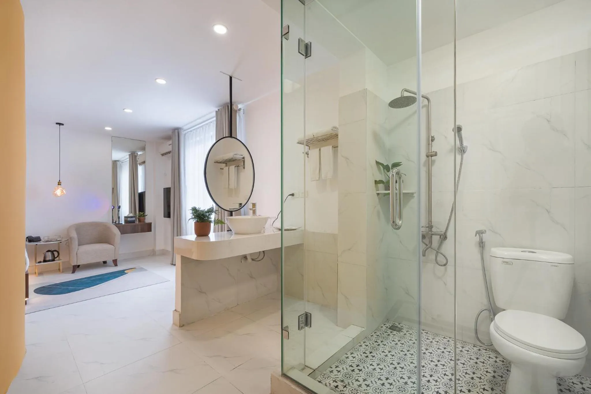 C o r o n a Hanoi House