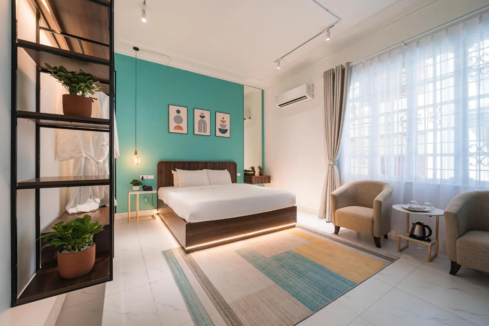 C o r o n a Hanoi House