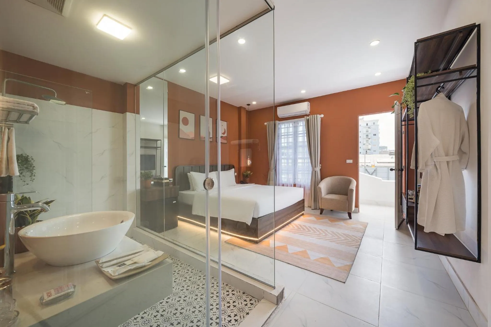 C o r o n a Hanoi House