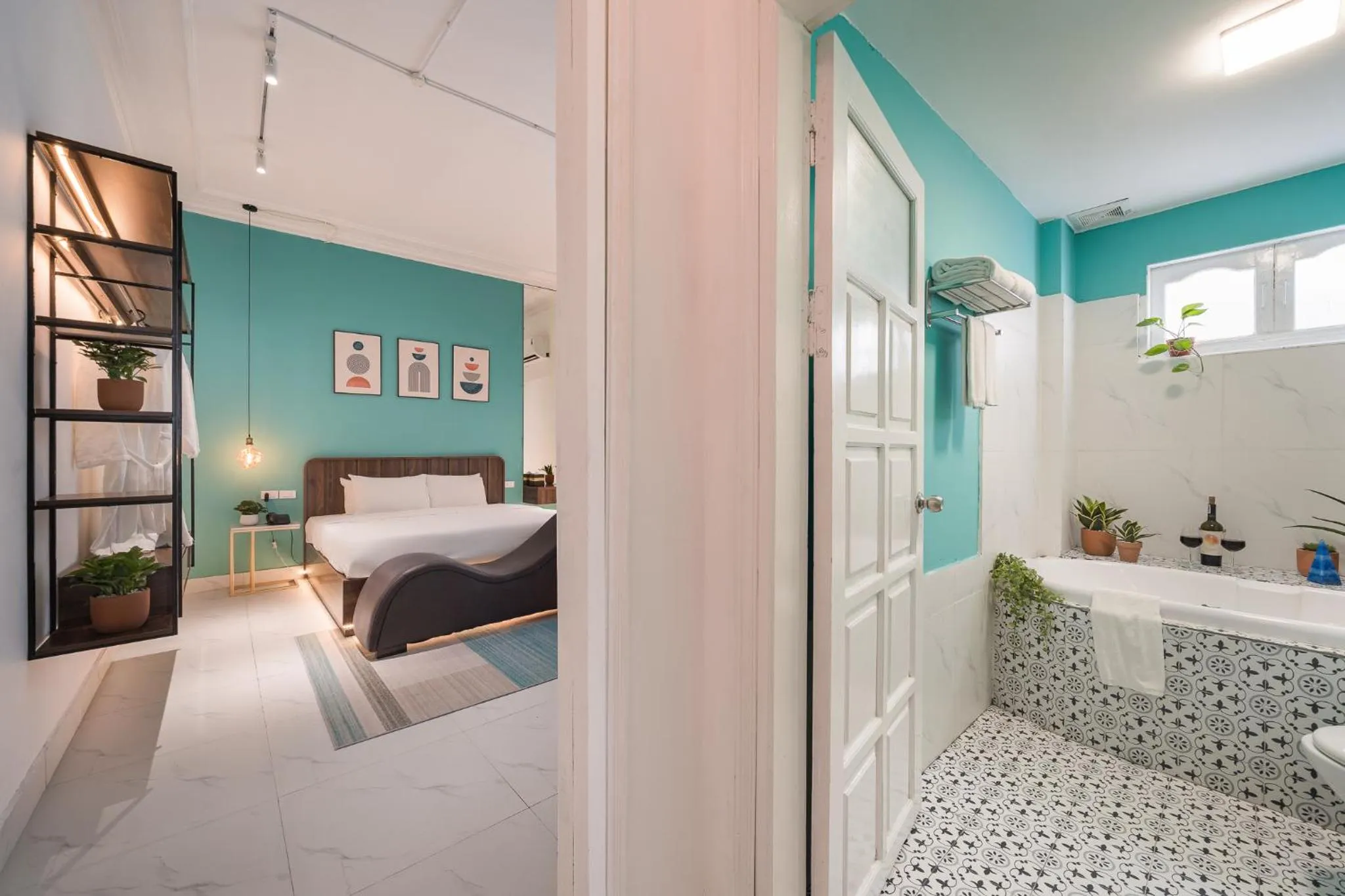 C o r o n a Hanoi House