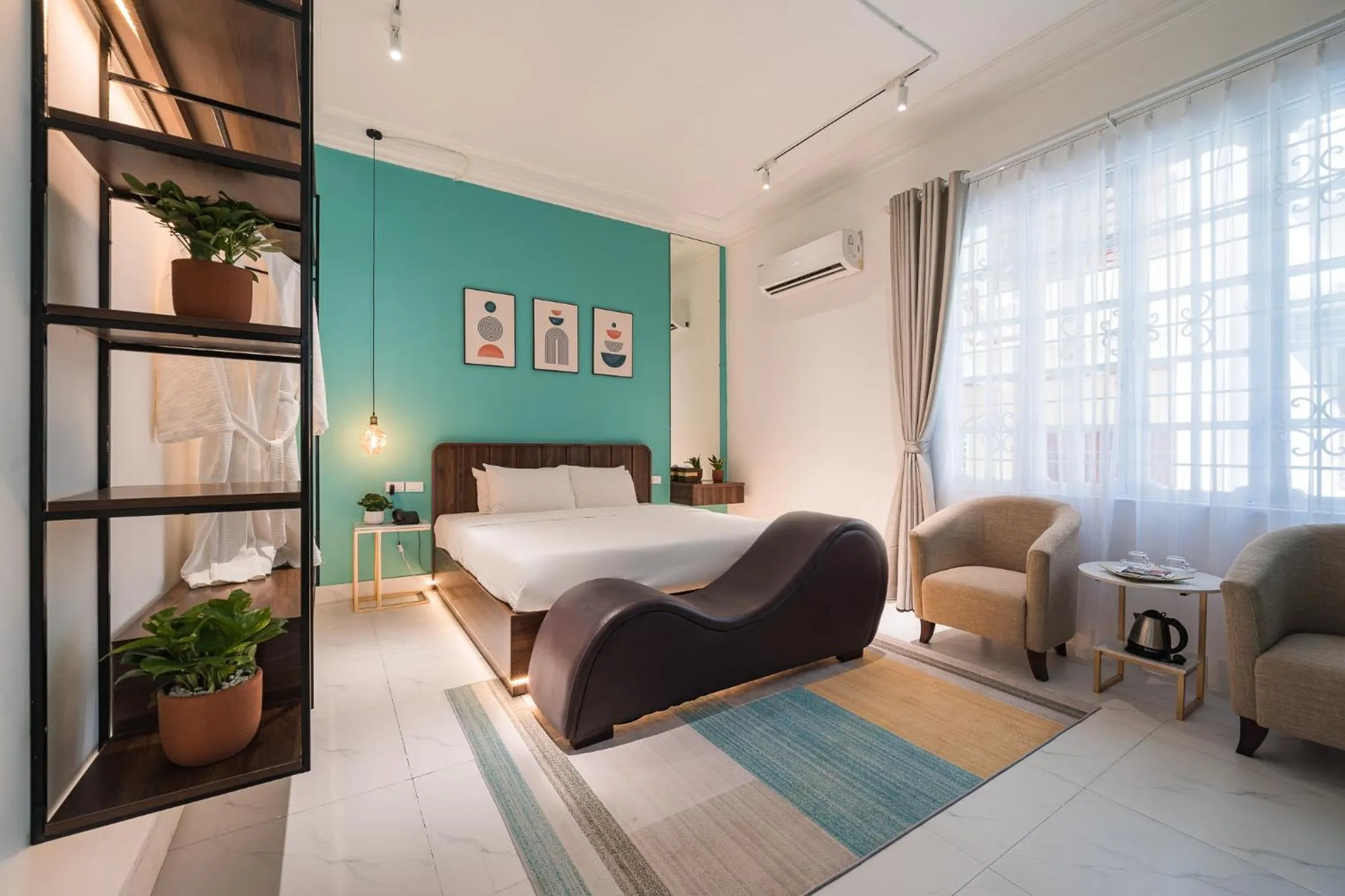 C o r o n a Hanoi House