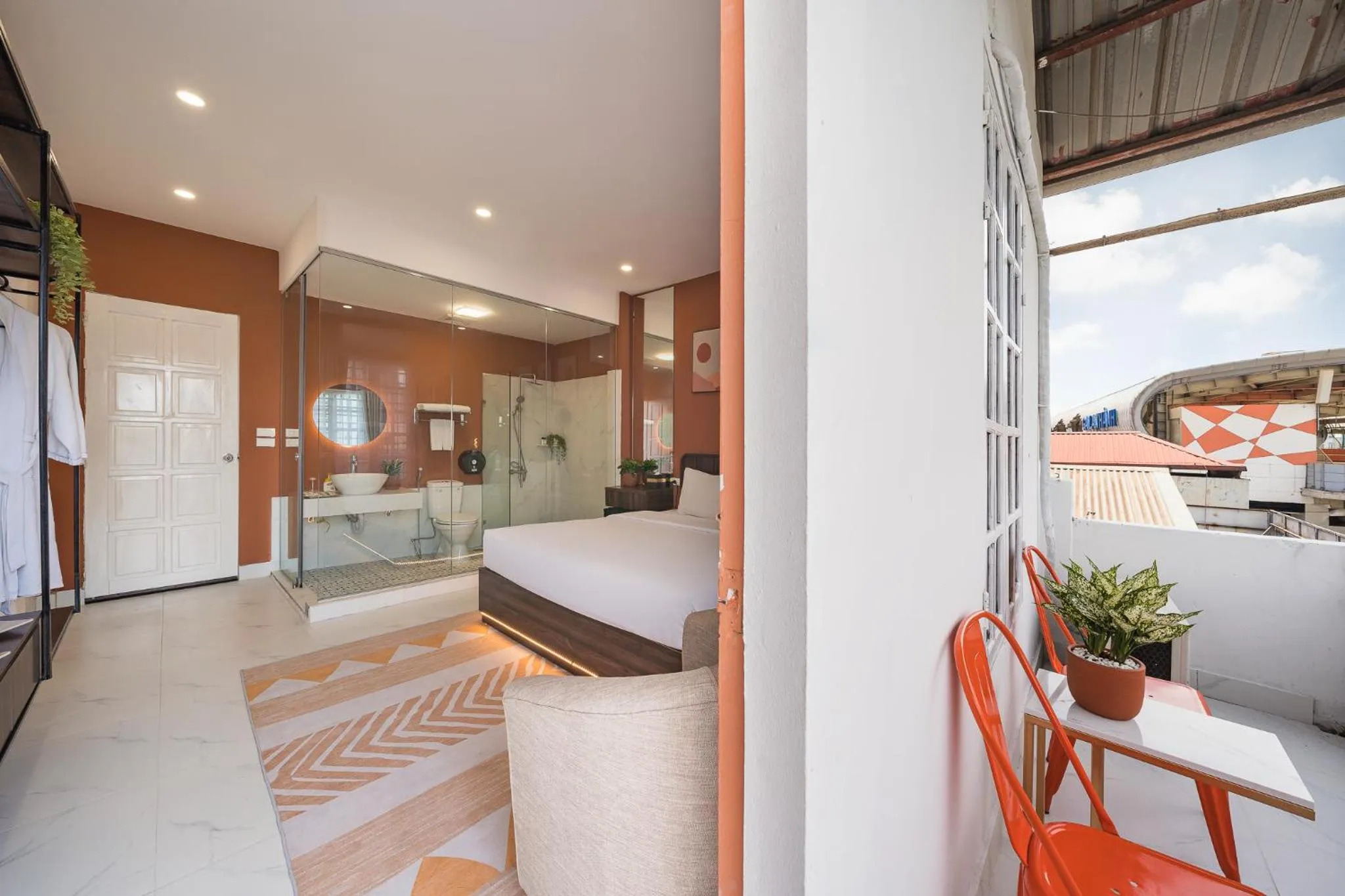 C o r o n a Hanoi House