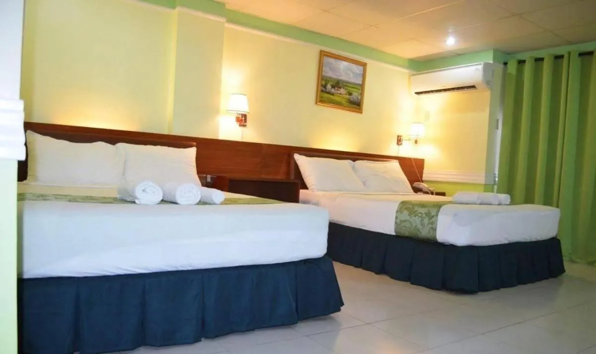 Photo of the whole room, Bed in Park Avenue Residence Inn and Suites