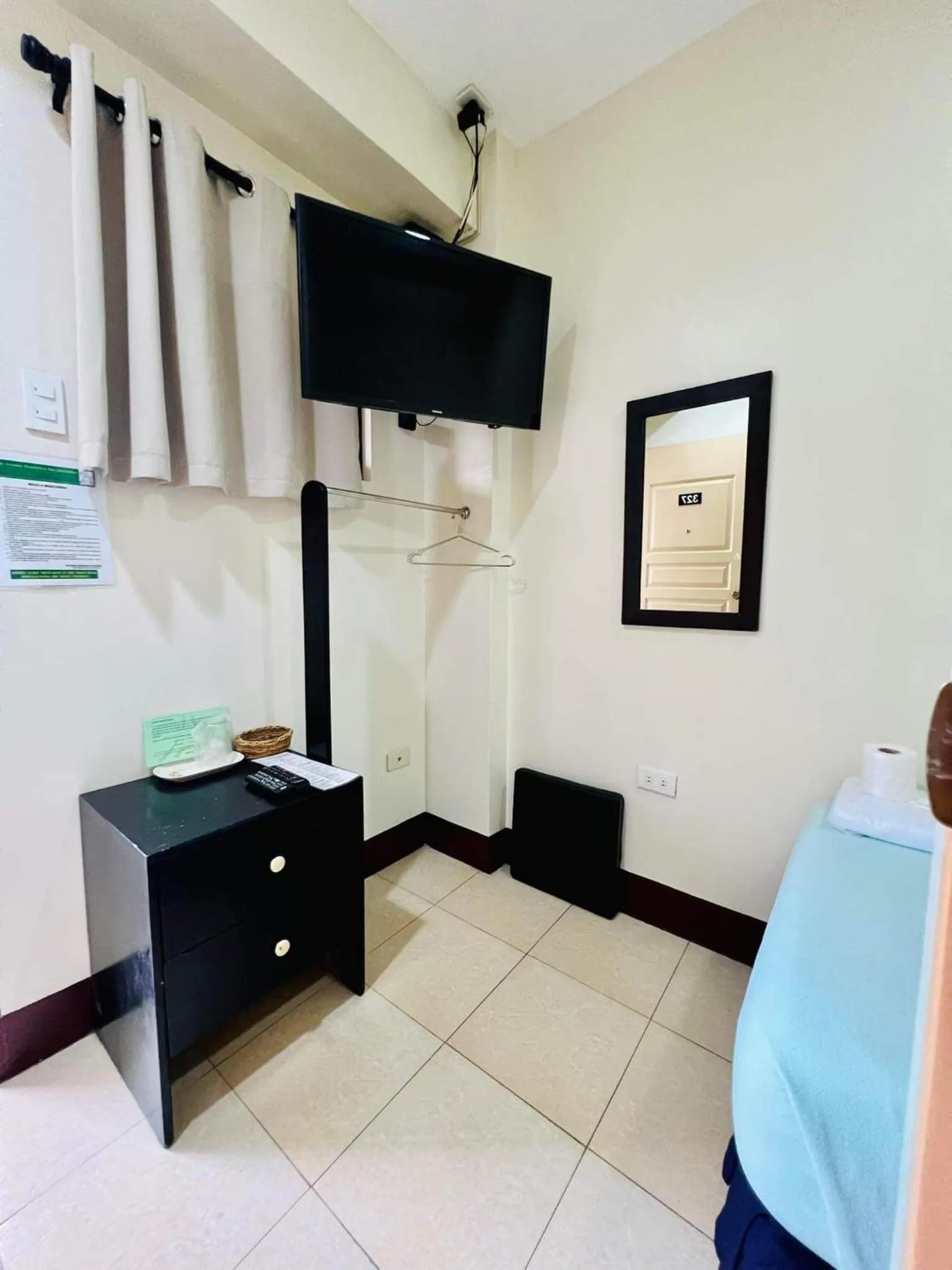 TV and multimedia in Park Avenue Residence Inn and Suites