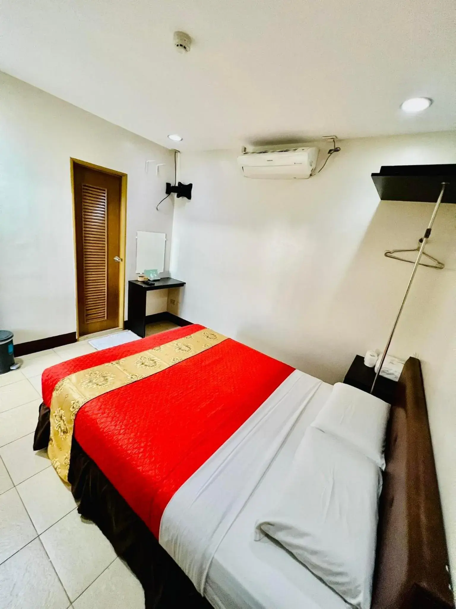 Photo of the whole room, Bed in Park Avenue Residence Inn and Suites Photo of the whole room, Bed in Park Avenue Residence Inn and Suites