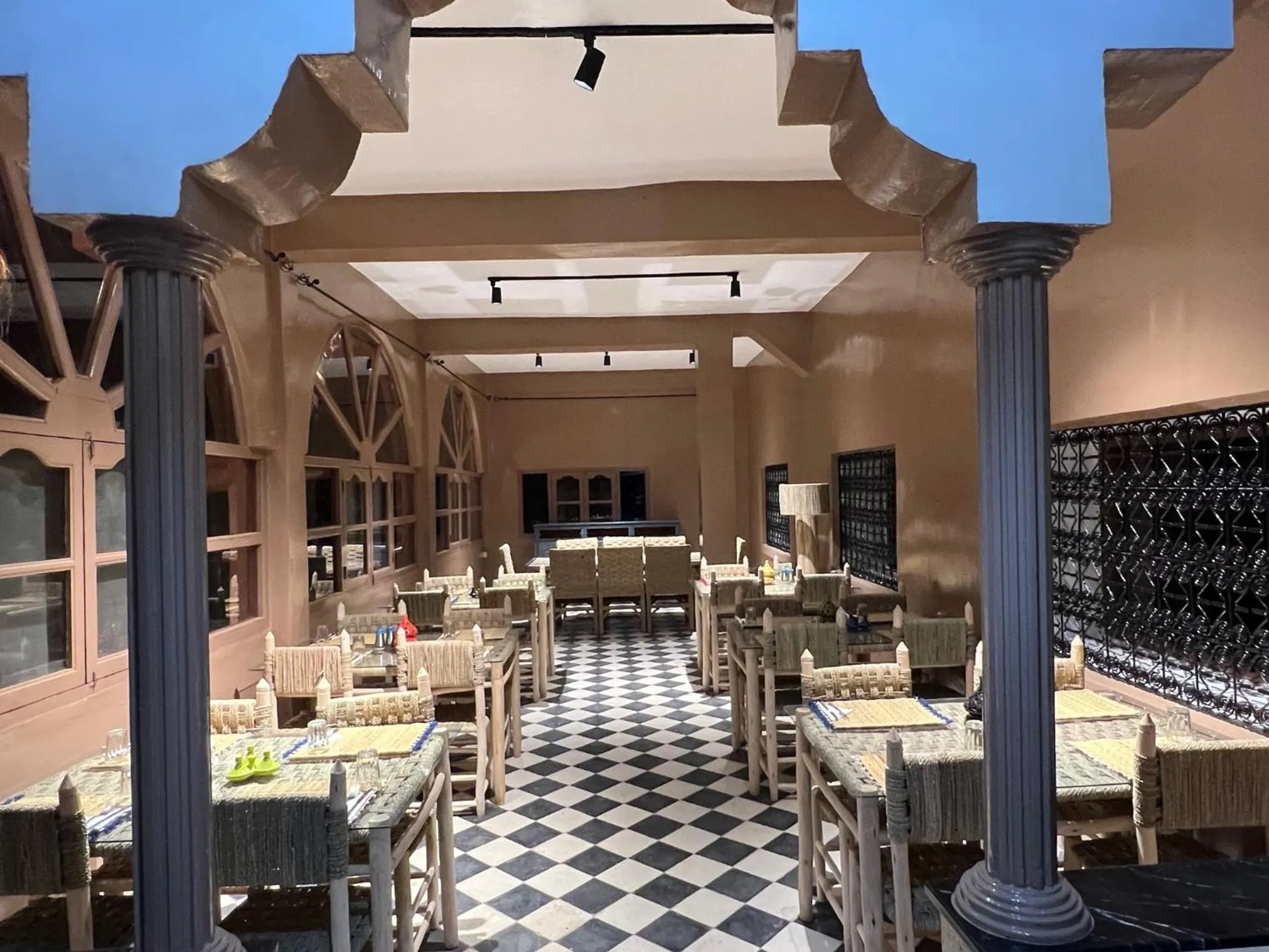 Restaurant/places to eat in ETOILE FILANTE D Or