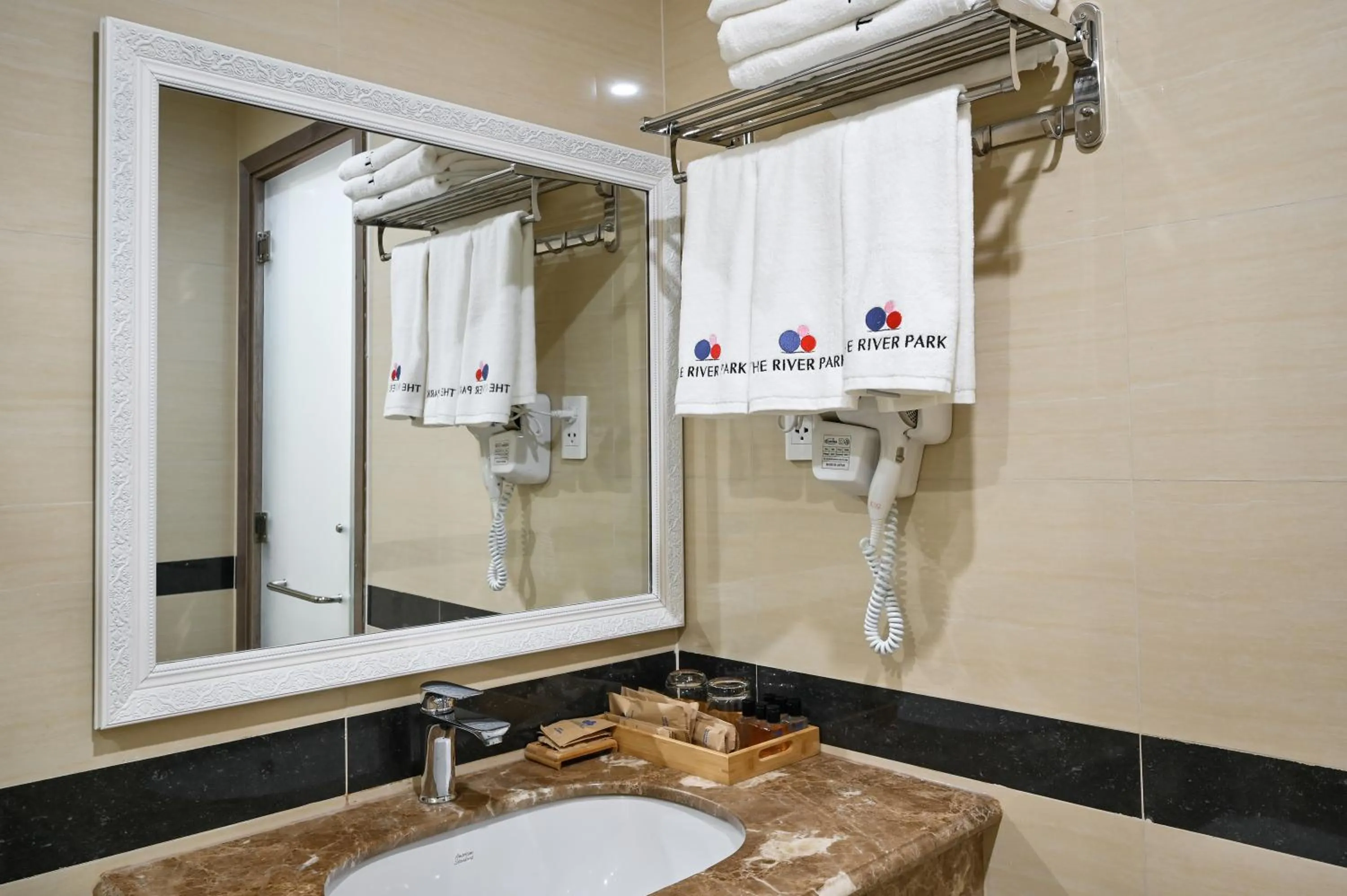 The River Park Hotel