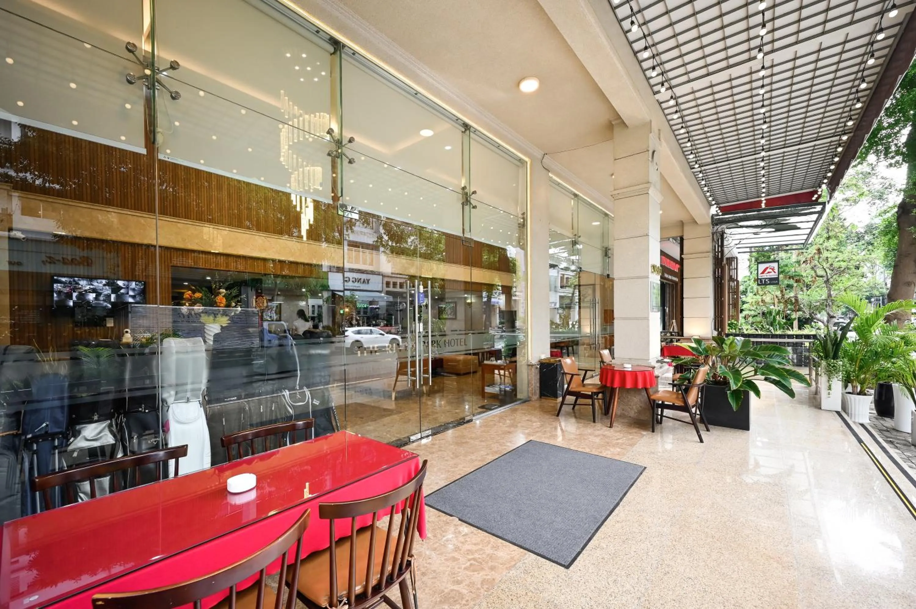 The River Park Hotel