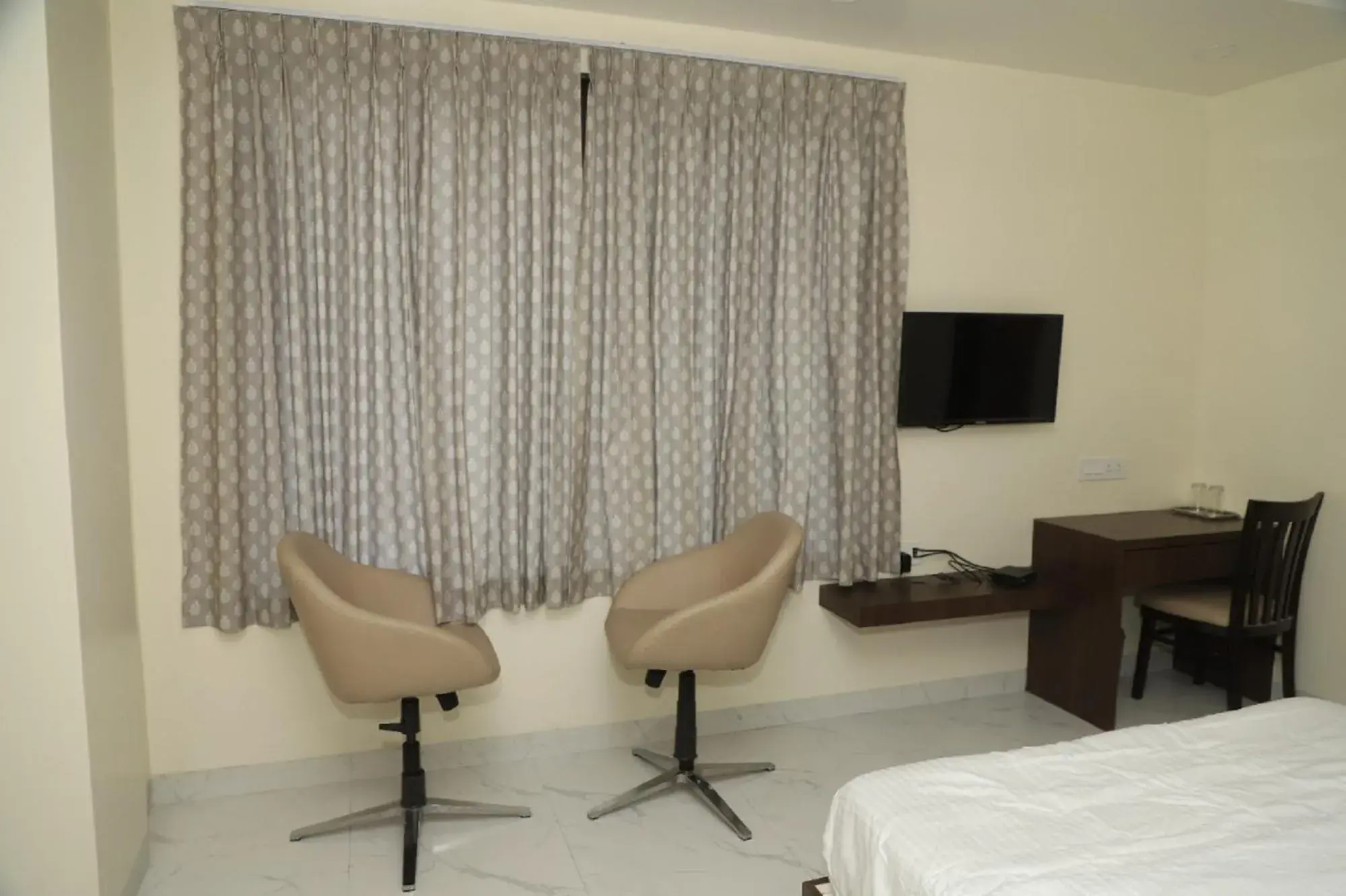 Suite in ID Square residency Parbhani Suite in ID Square residency Parbhani