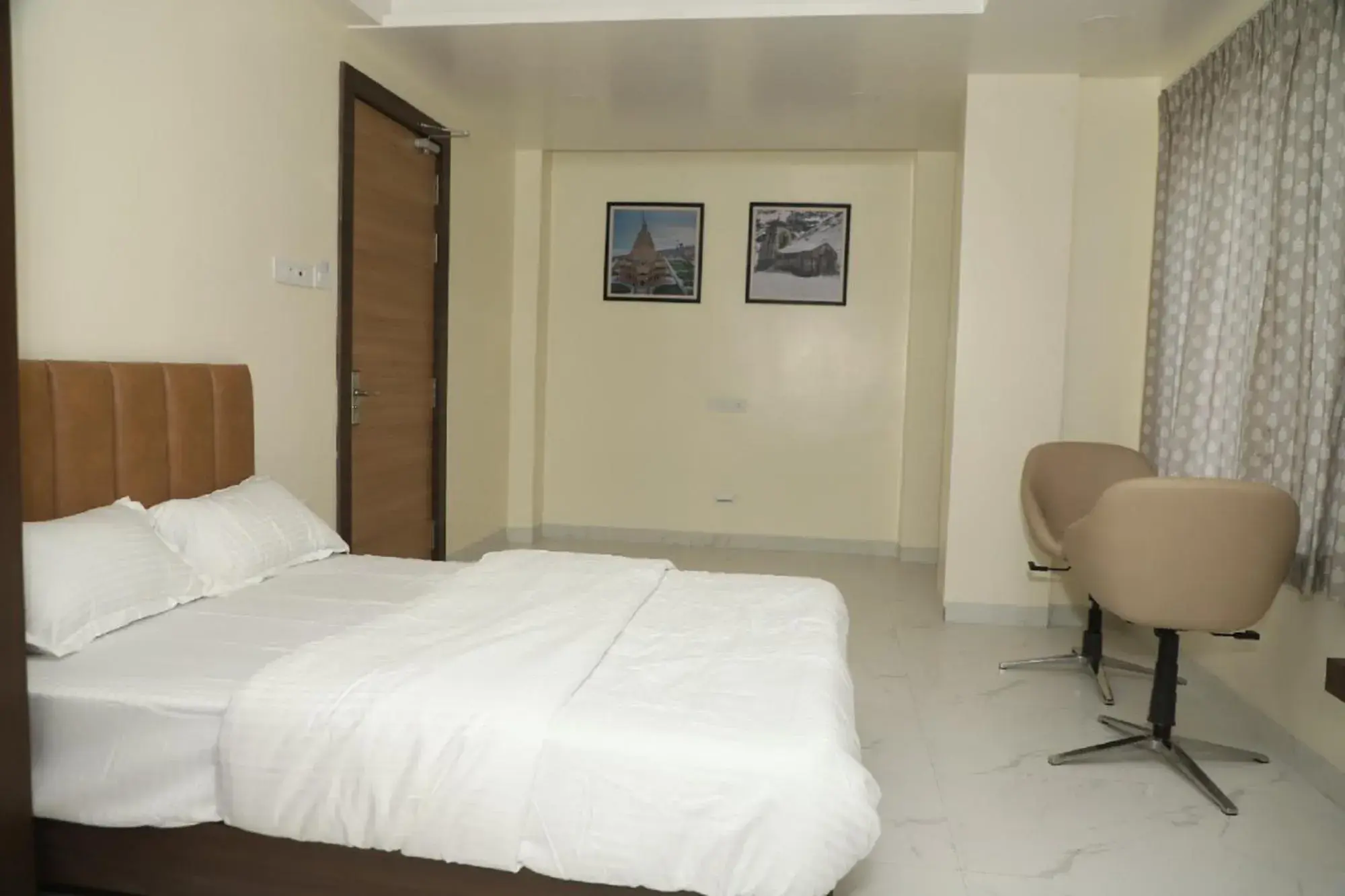 Superior Double Room in ID Square residency Parbhani Superior Double Room in ID Square residency Parbhani