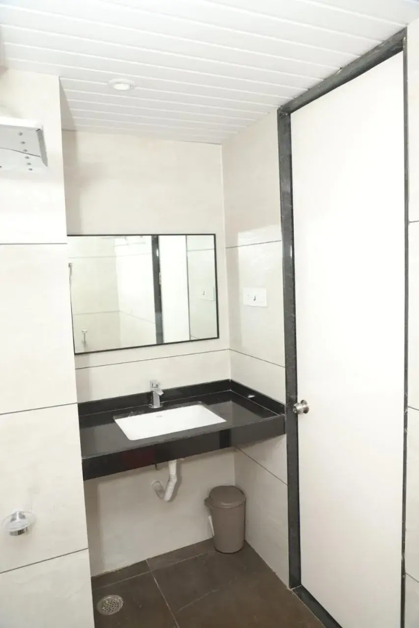 Bathroom in ID Square residency Parbhani Bathroom in ID Square residency Parbhani