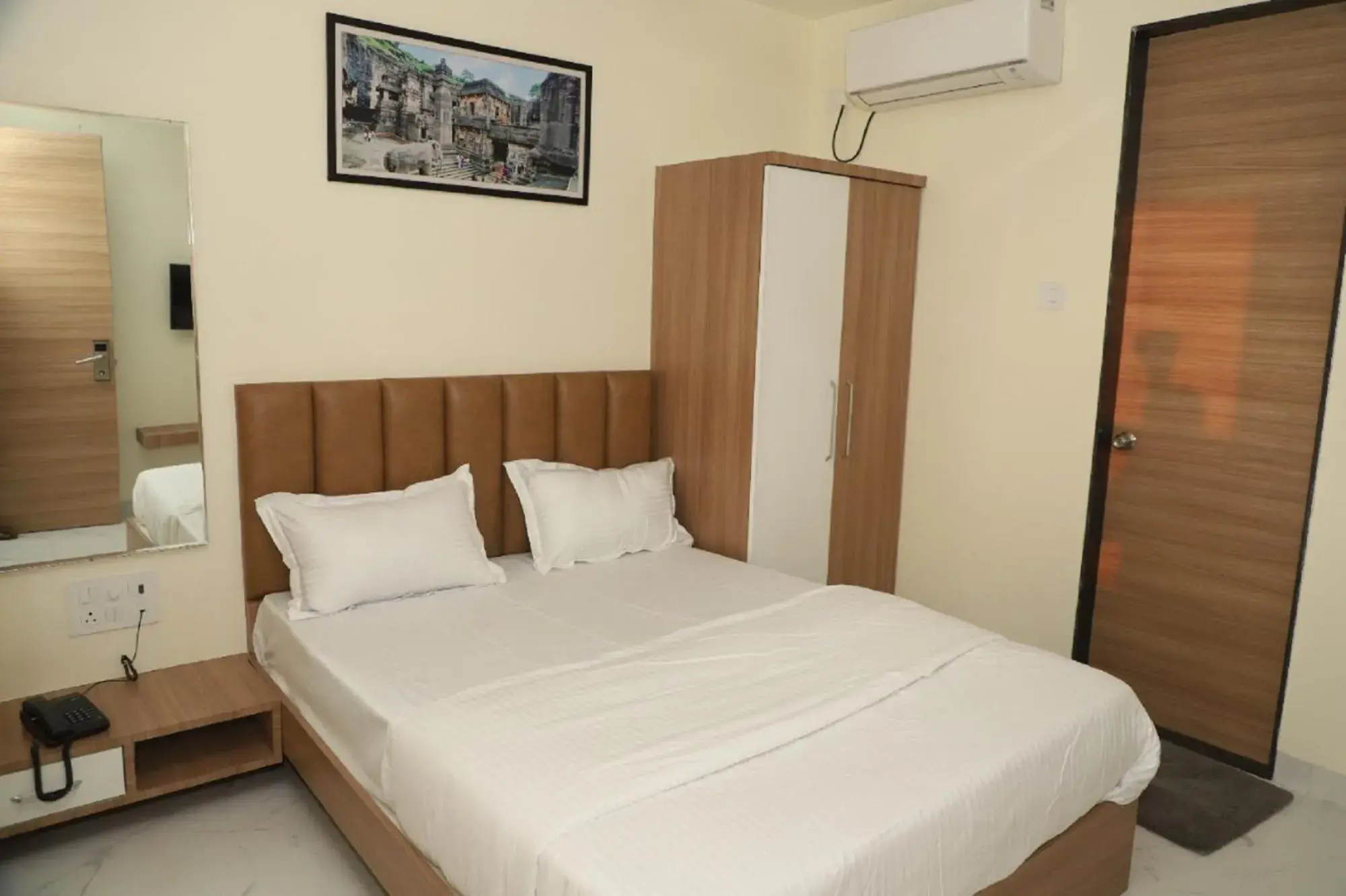 Superior Double Room in ID Square residency Parbhani Superior Double Room in ID Square residency Parbhani