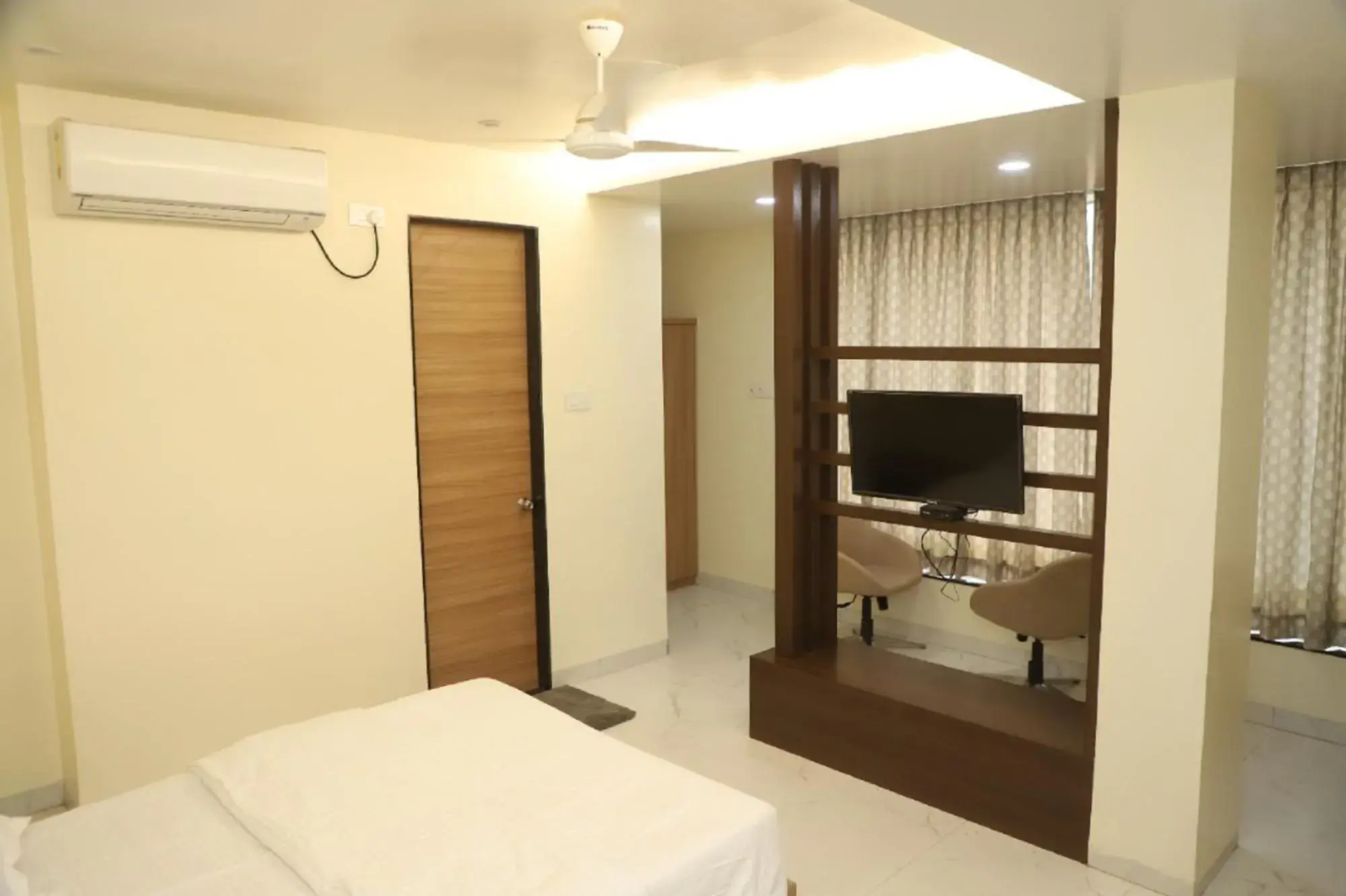 TV and multimedia, Bed in ID Square residency Parbhani TV and multimedia, Bed in ID Square residency Parbhani