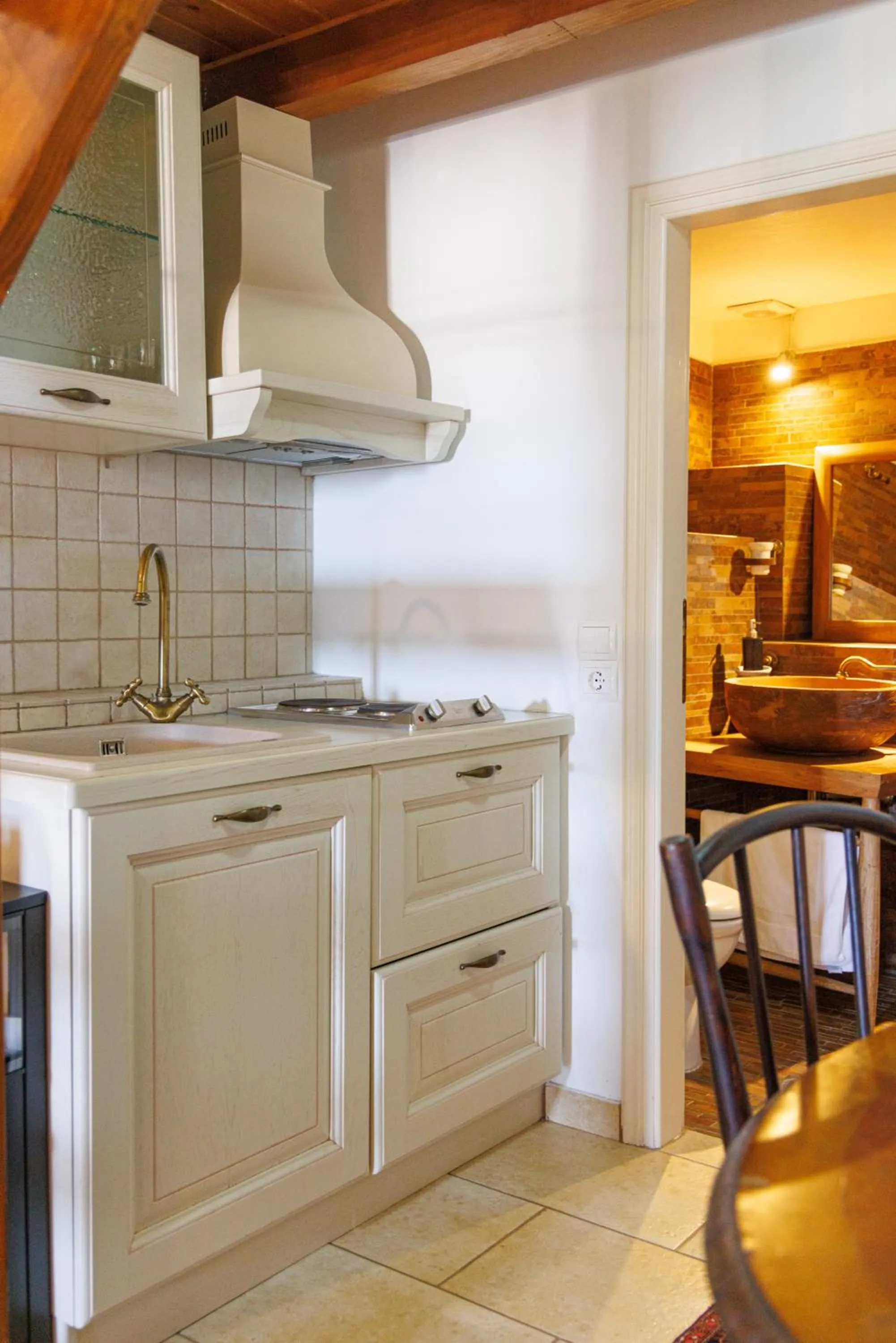 kitchen in Lithos Stone Suites