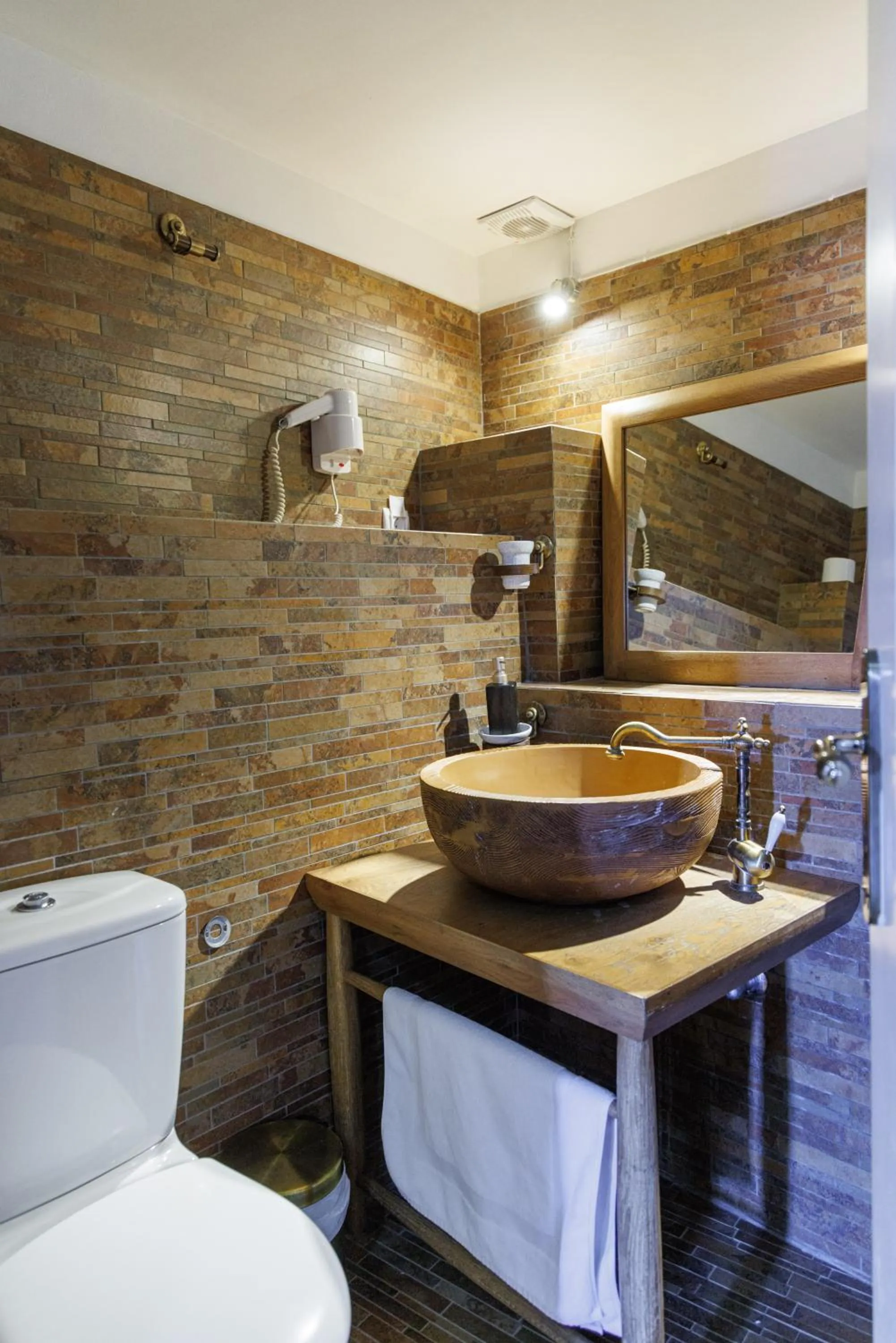 Bathroom in Lithos Stone Suites