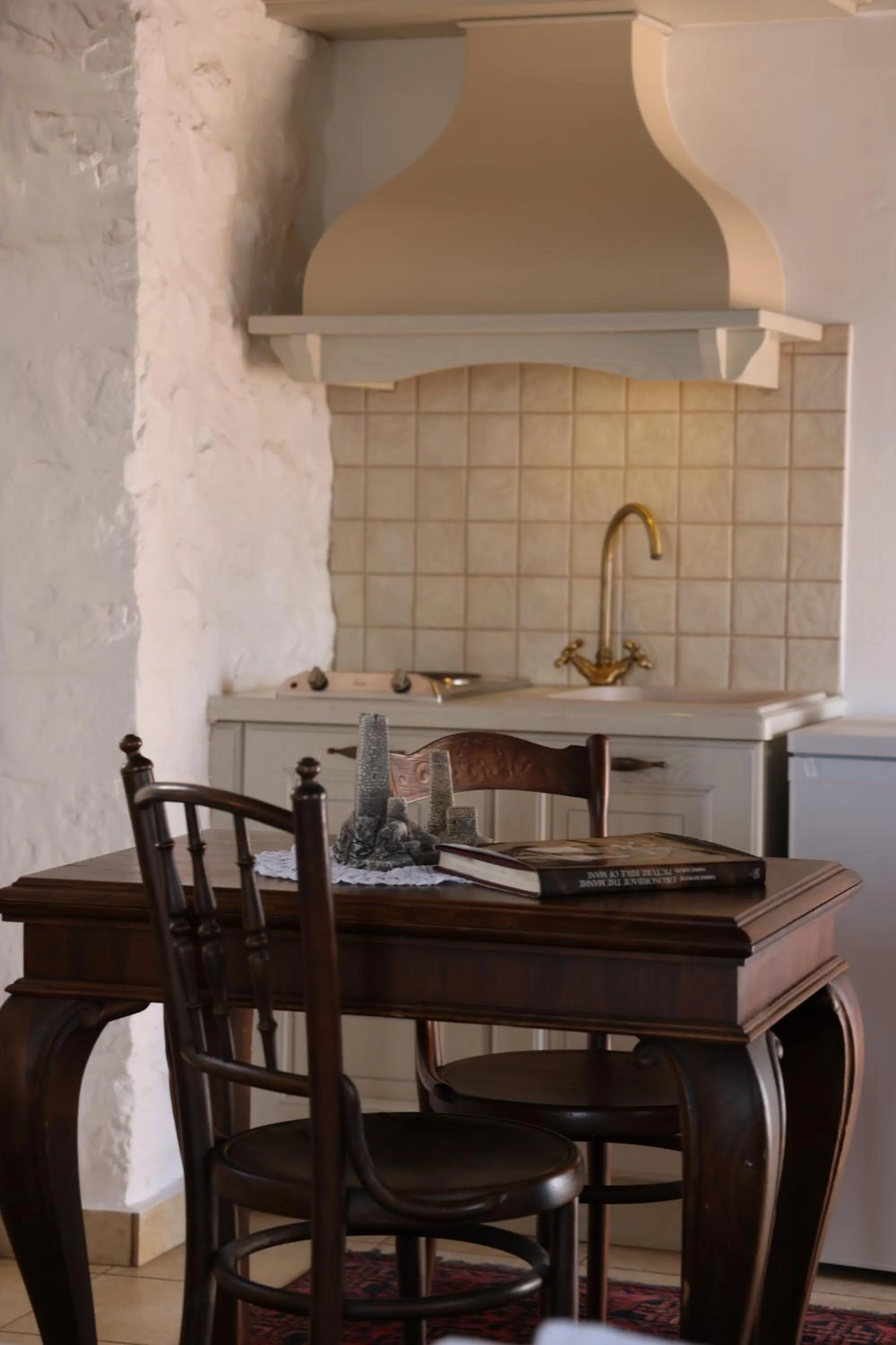 Kitchen or kitchenette in Lithos Stone Suites