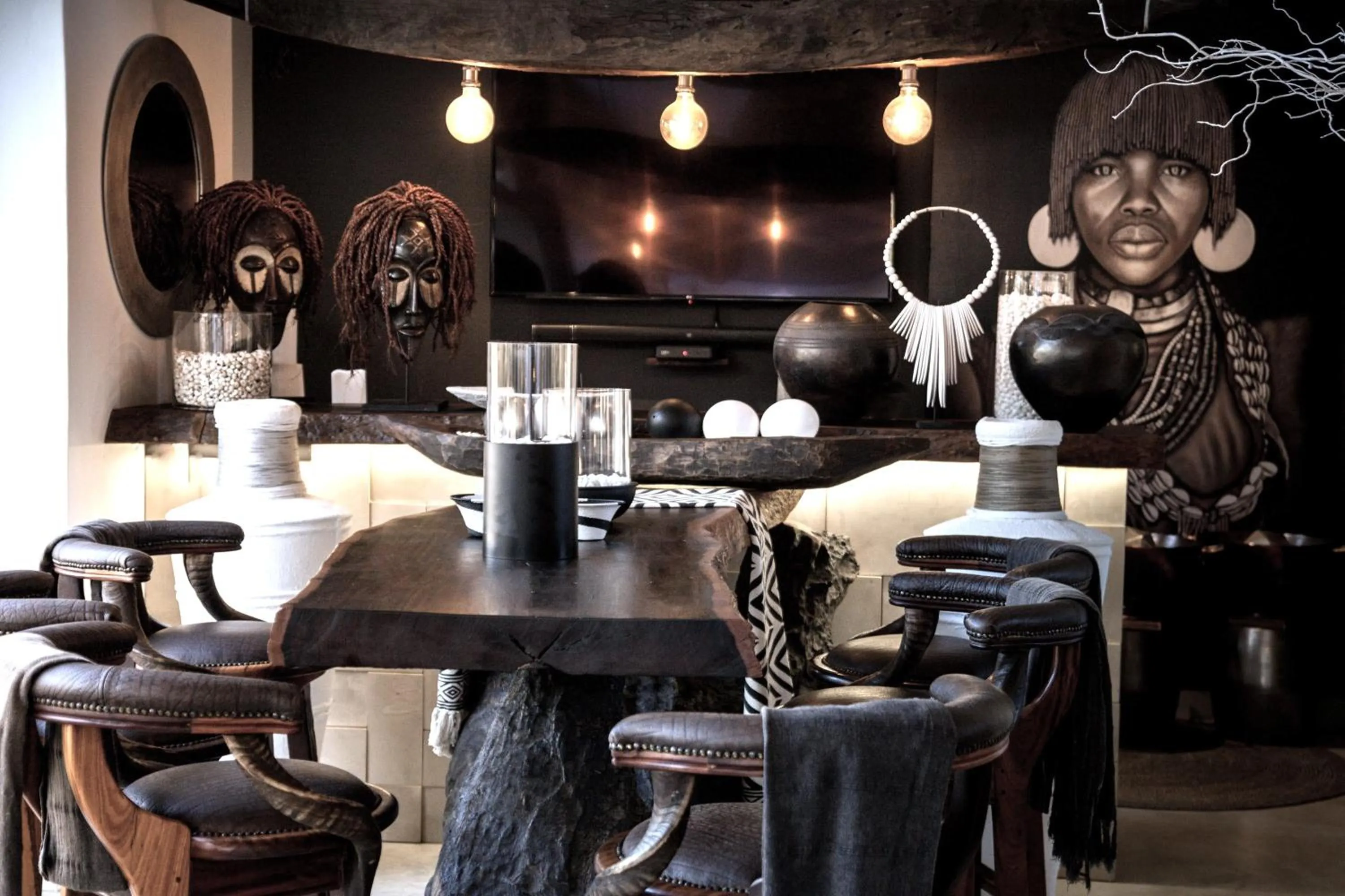 Lounge or bar in African Flair Boutique Safari Lodge