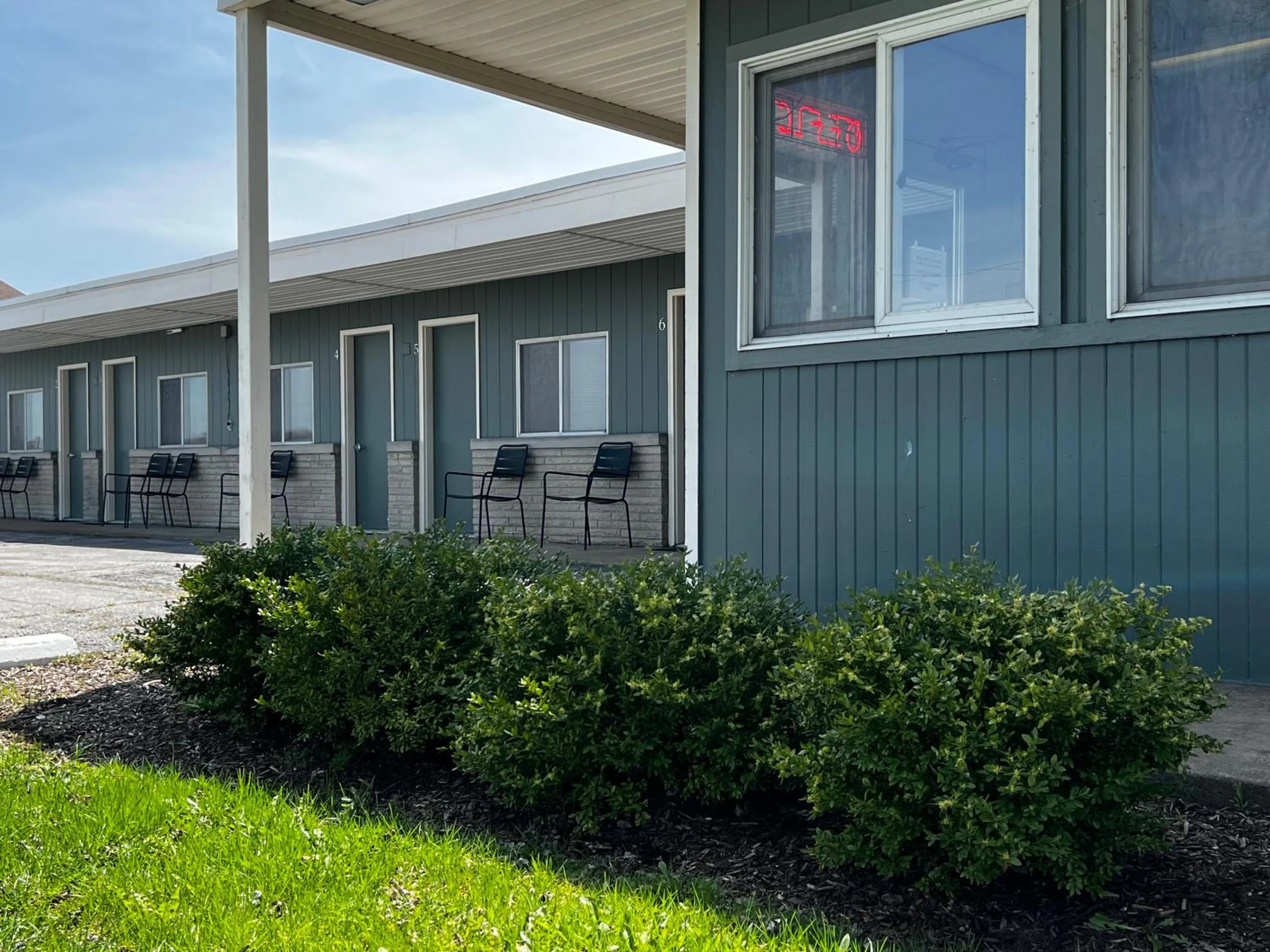 Property building in The Cedar Motel