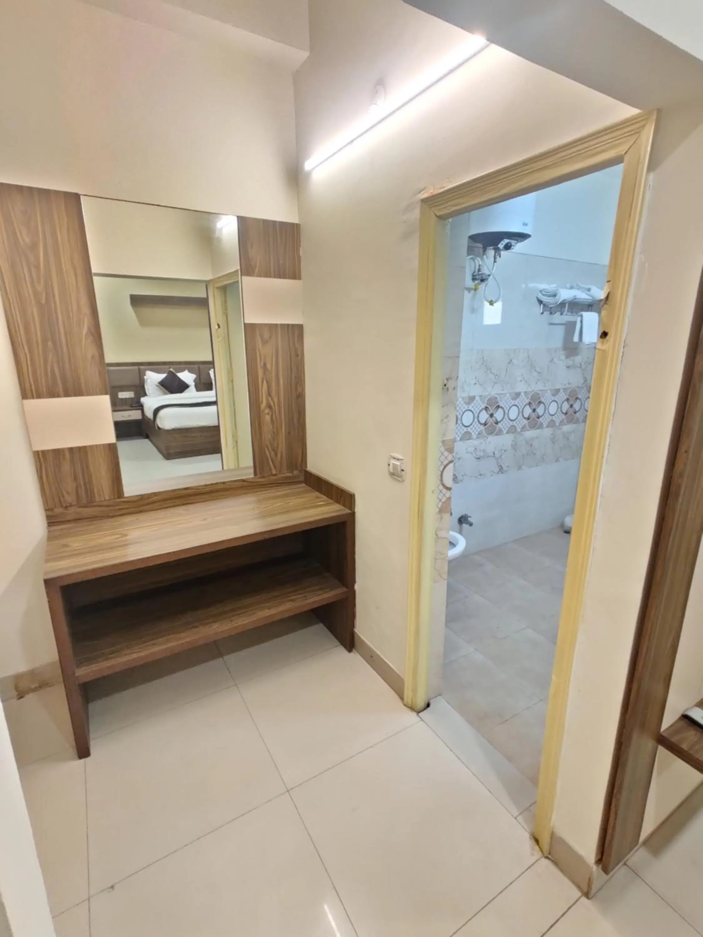 wardrobe in Raj Darbar - 10 Meter From Golden Temple