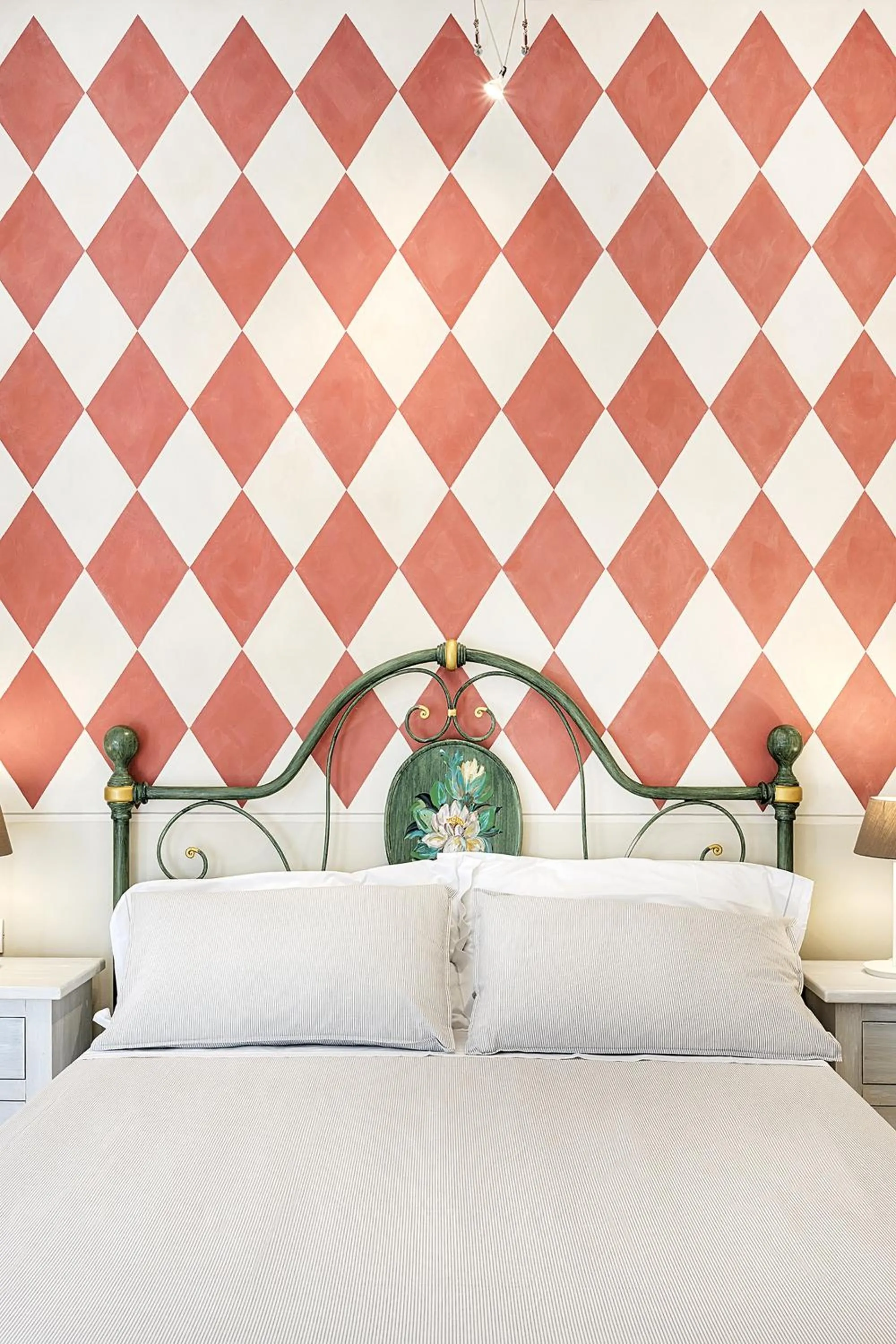 Decorative detail, Bed in I Merli di Ada