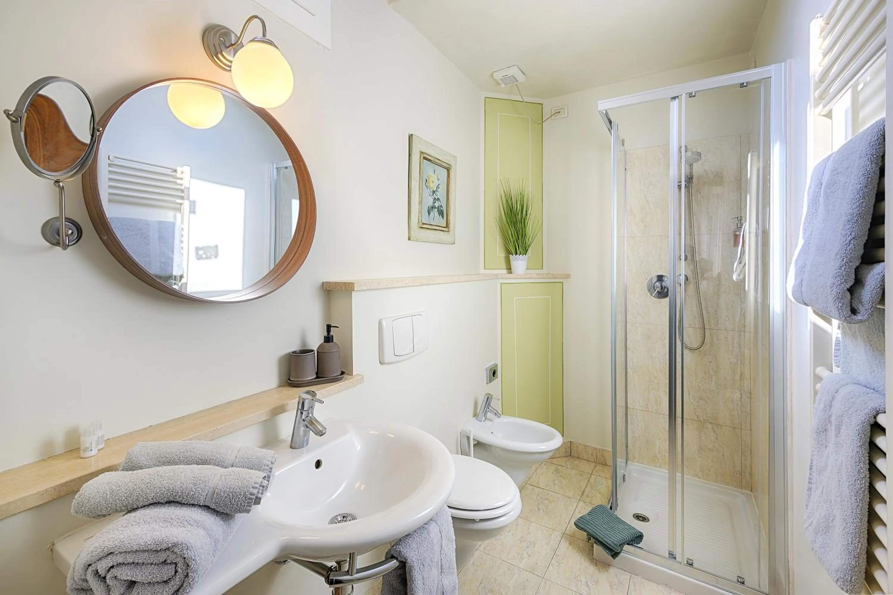 Shower in I Merli di Ada