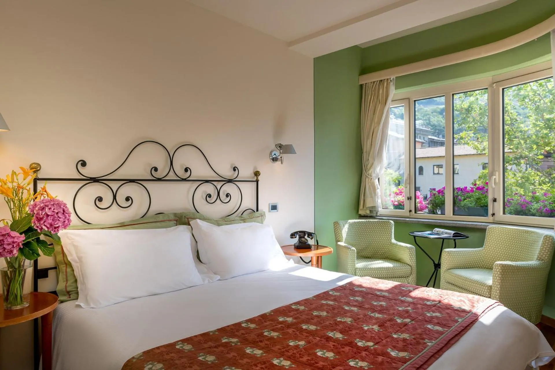 Bedroom, Bed in Bijou Hotel